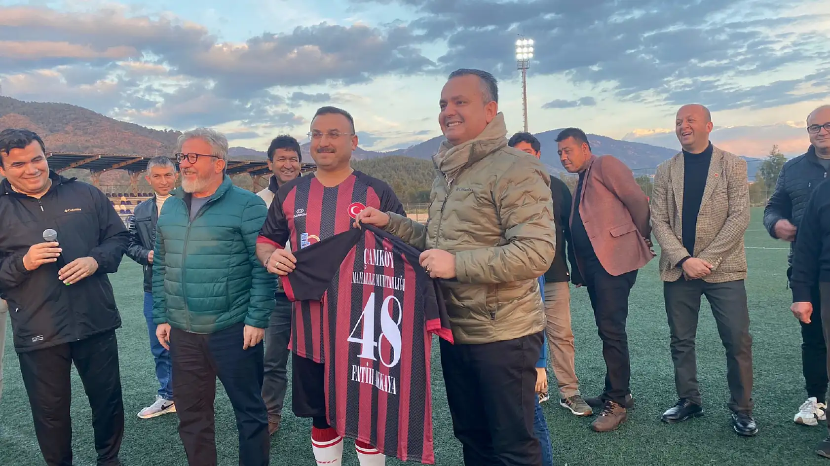 Fethiye'de Kaymakam Akkaya'nın Penaltı Atışıyla Turnuva Başladı