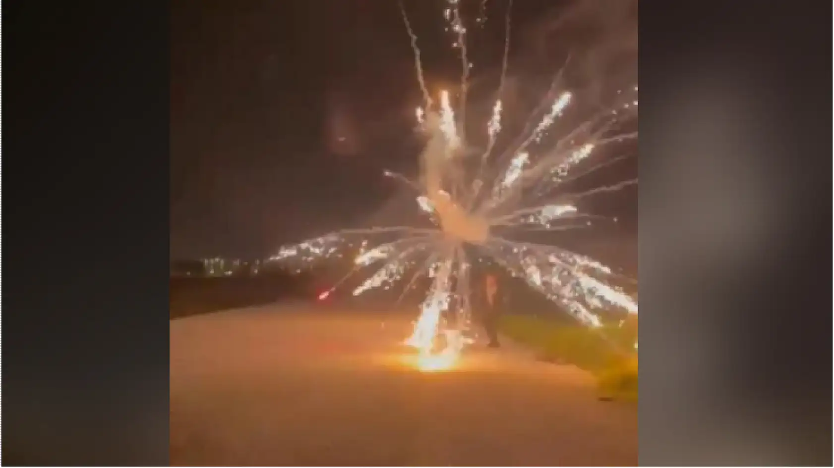 Yılbaşını kutlarken havai fişek elinde böyle patladı