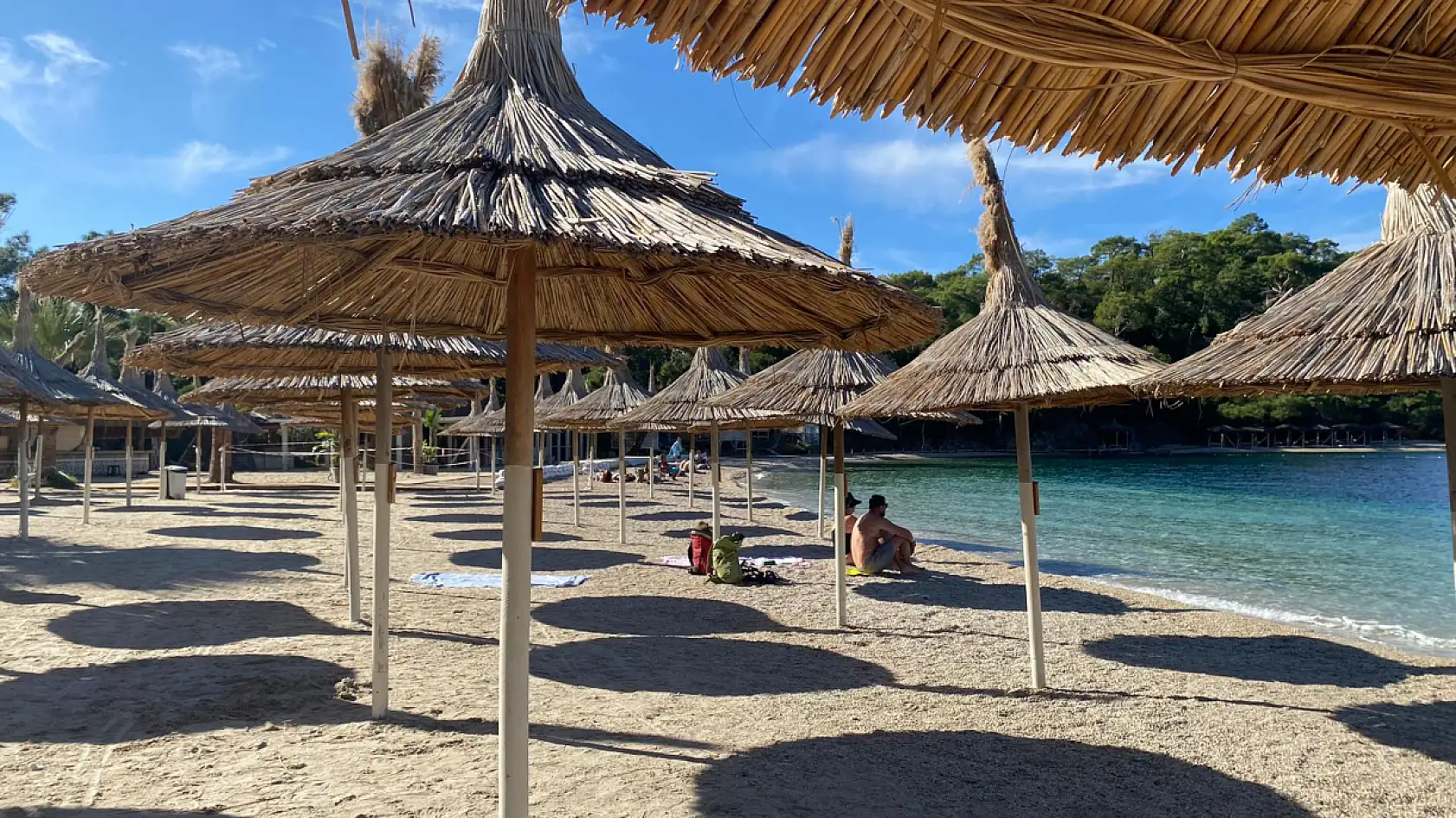 Fethiye'de halk güneşin tadını çıkarıyor