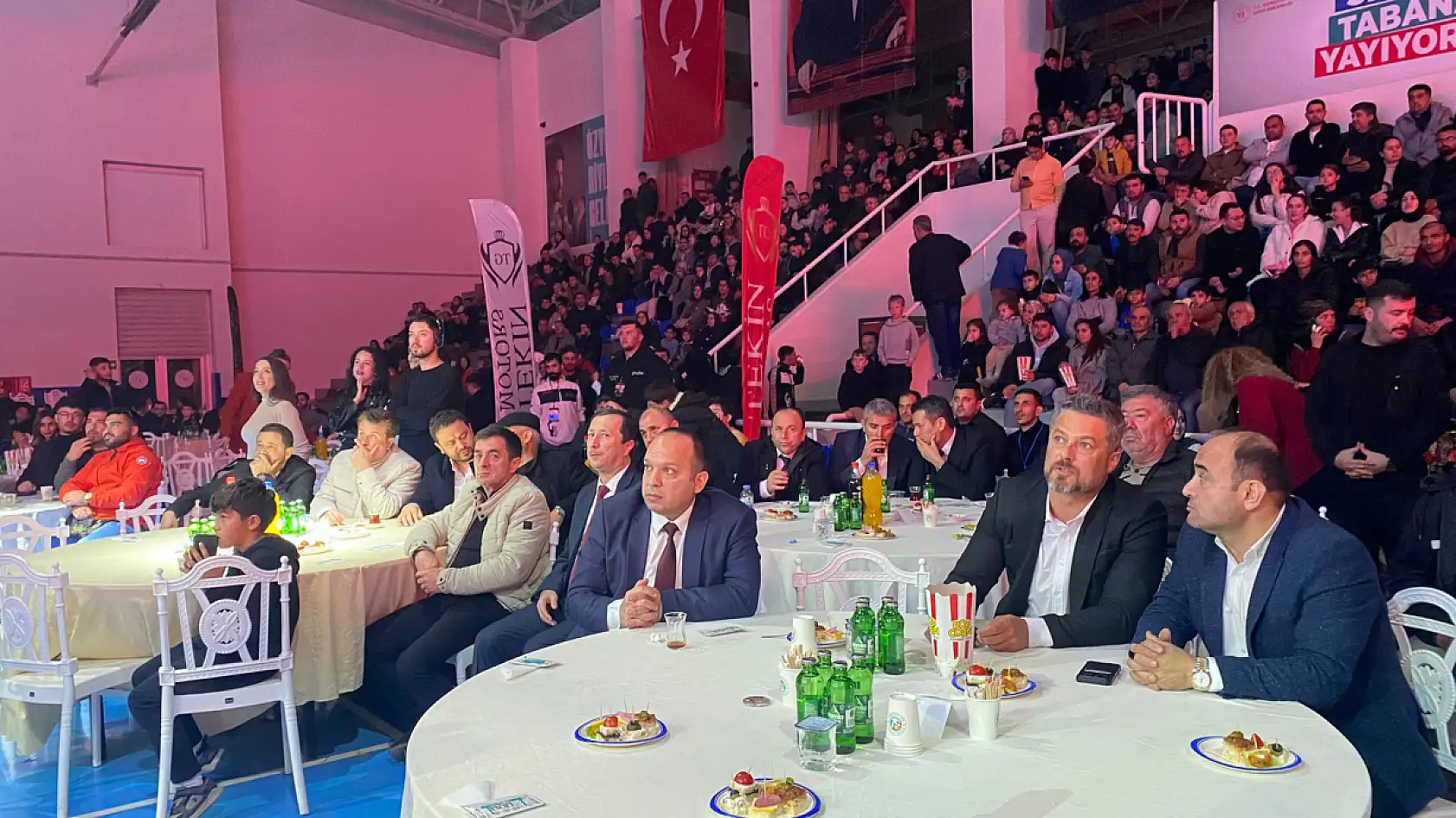 Şükrü Altay'dan Seydikemer'de Tarihi Zafer: 3 WBC Kemerini Birden Kazandı