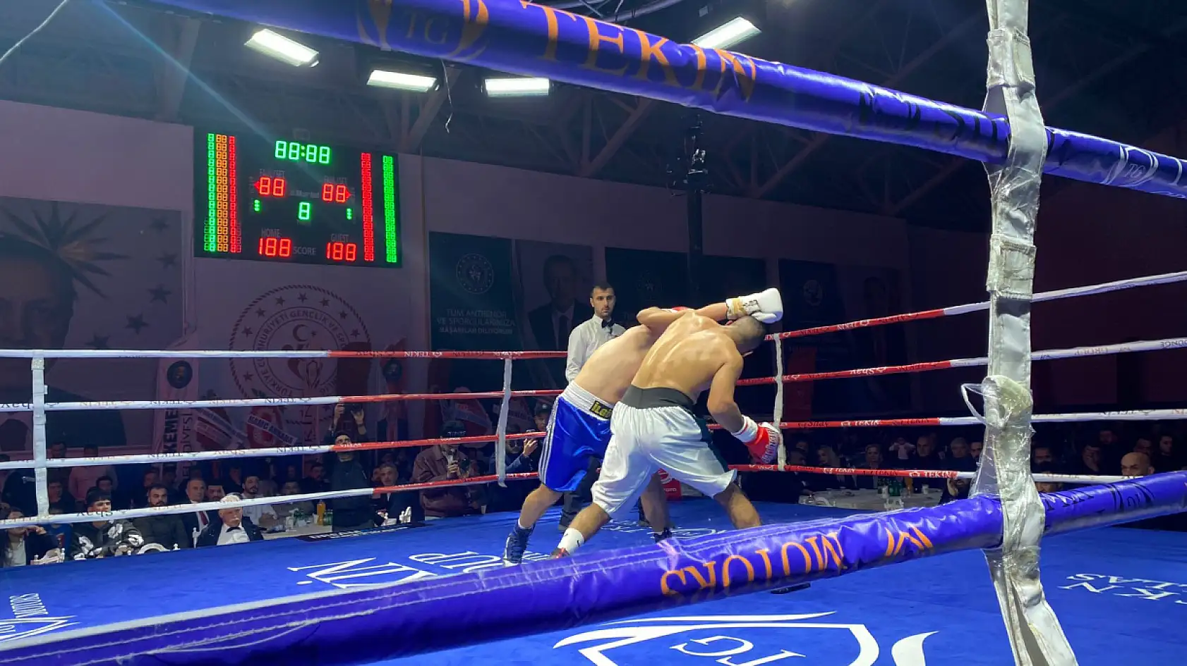 Şükrü Altay'dan Seydikemer'de Tarihi Zafer: 3 WBC Kemerini Birden Kazandı