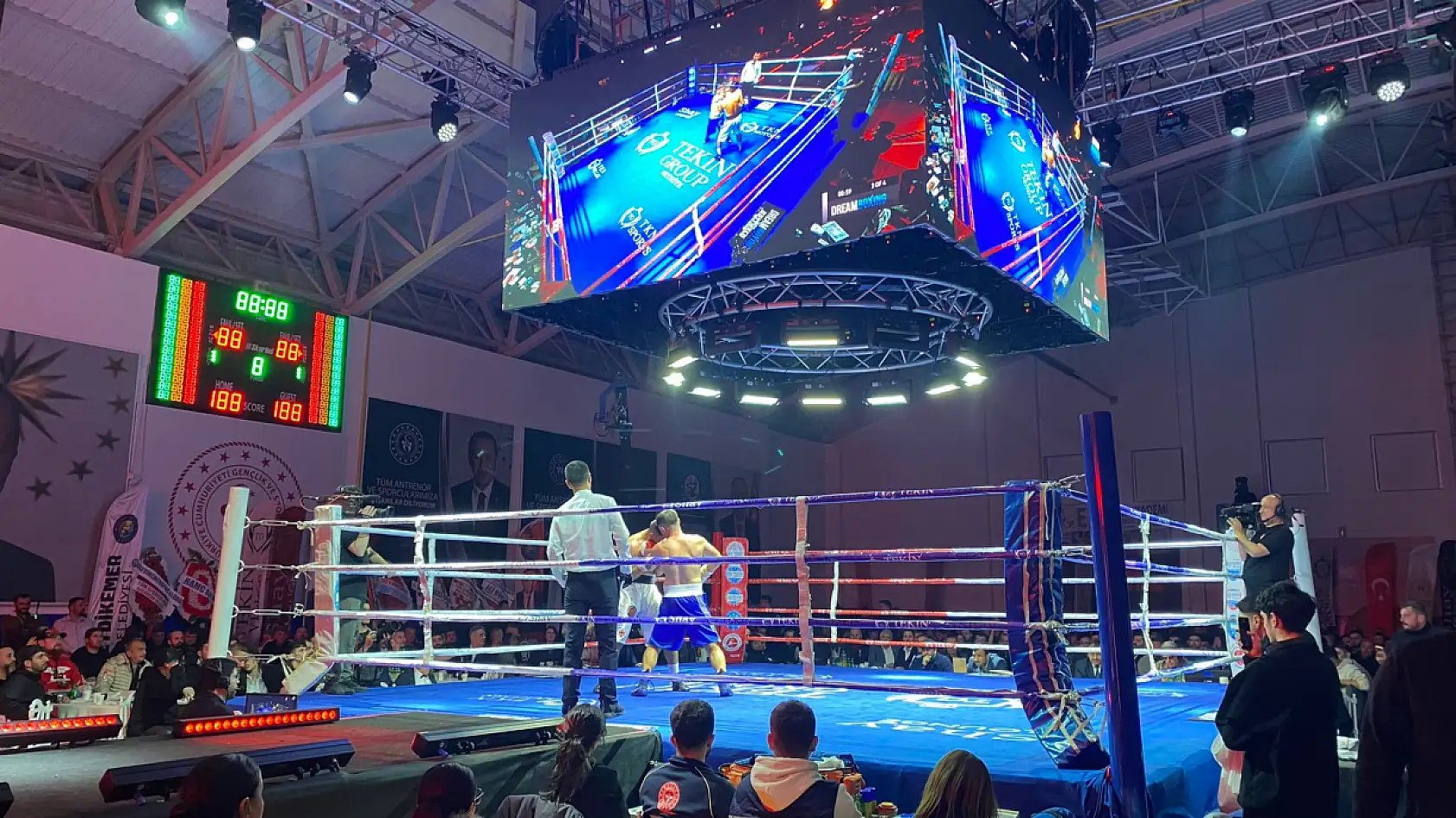 Şükrü Altay'dan Seydikemer'de Tarihi Zafer: 3 WBC Kemerini Birden Kazandı