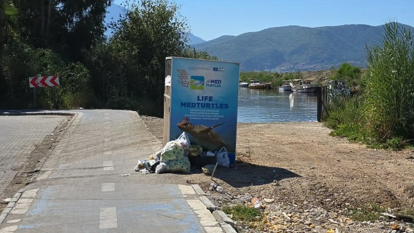 Fethiye'de Hayalet Ağ Toplama Kutusu Çöp Konteynerine Döndü