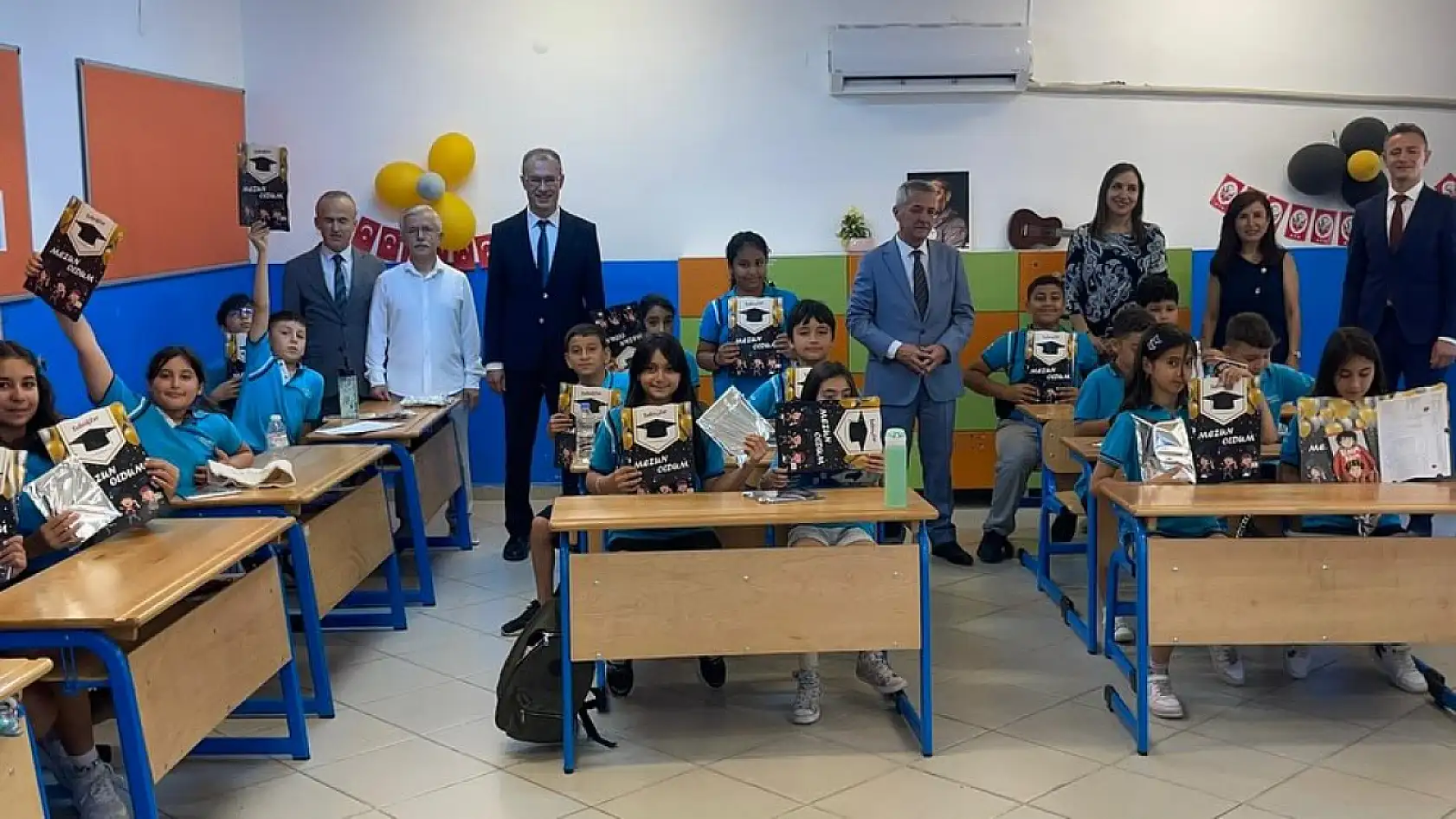 Fethiye'de Karne Heyecanı: Kaymakam Ertaş ve Müdür Kaya Öğrencilerin Sevincine Ortak Oldu