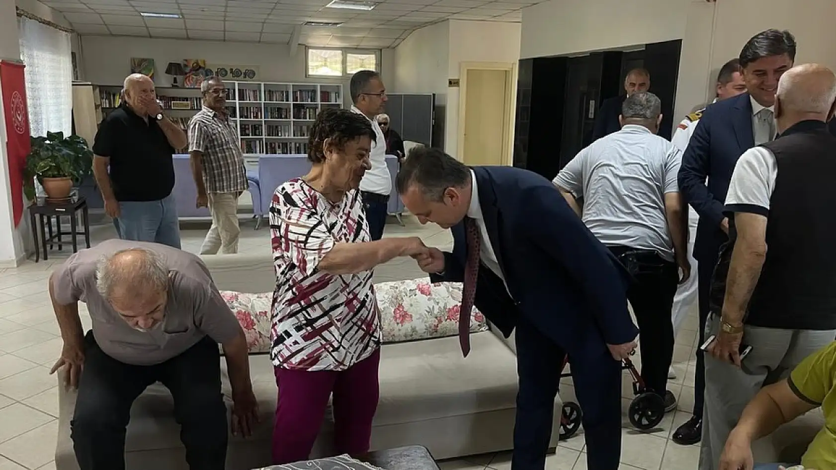 Fethiye'de Protokol Heyetinden 1 Ekim Dünya Yaşlılar Günü Ziyareti