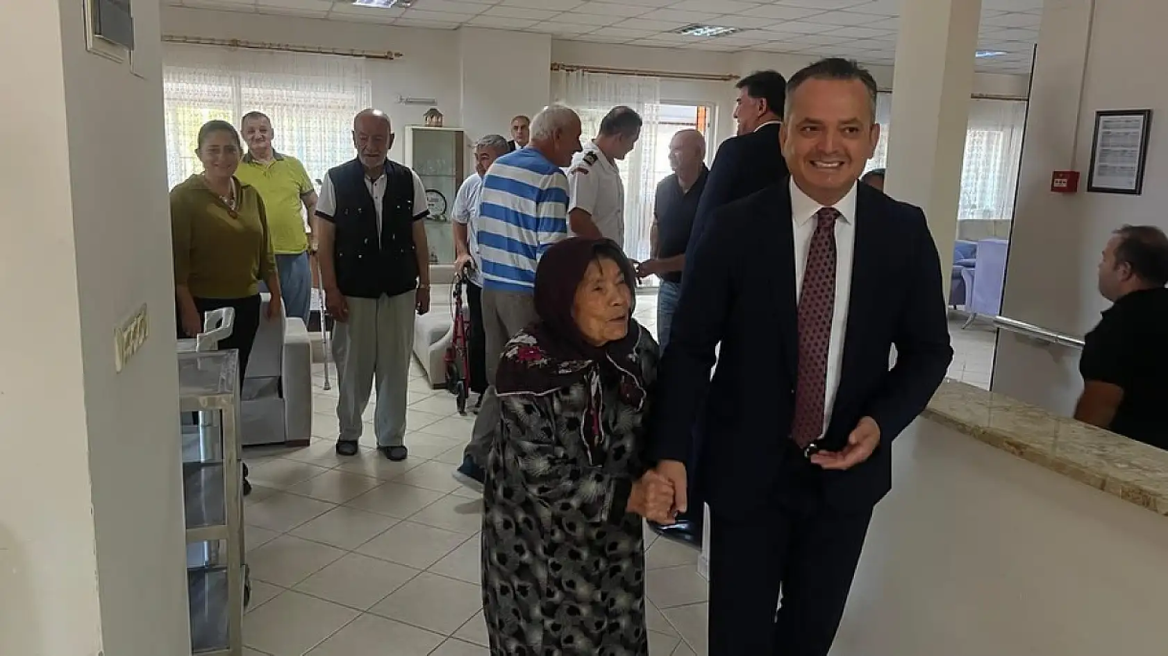 Fethiye'de Protokol Heyetinden 1 Ekim Dünya Yaşlılar Günü Ziyareti