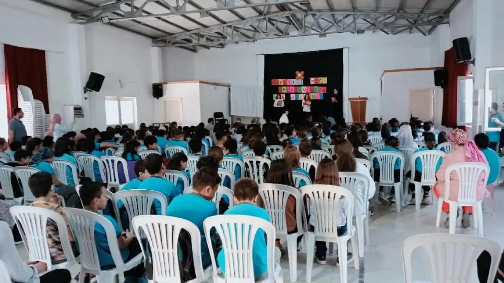 Bayır Ortaokulunda Mevlid-İ Nebi Programı Düzenlendi