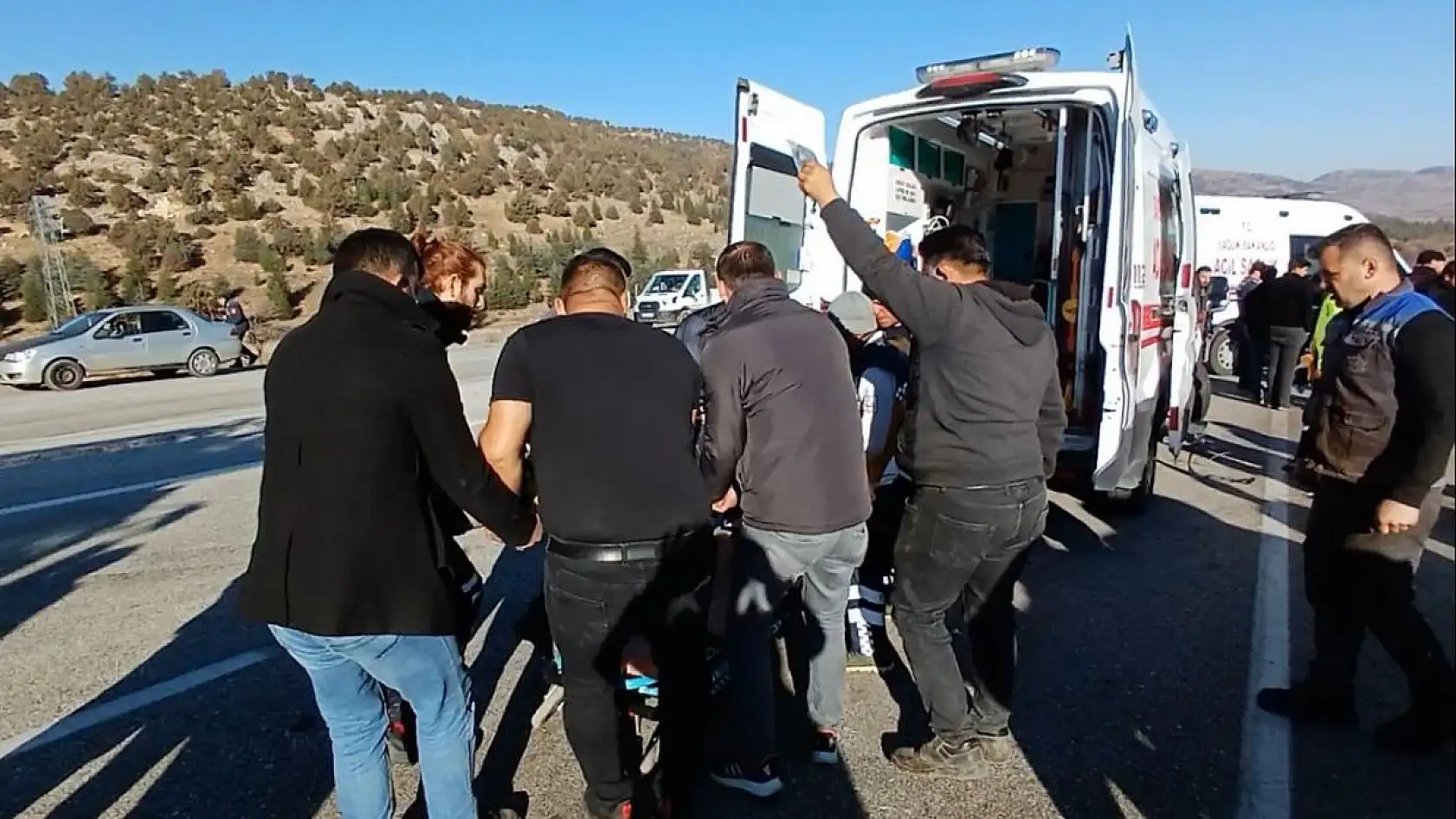 Burdur- Fethiye karayolunda 3 araç çarpıştı, 1 ölü, 5 ağır yaralı