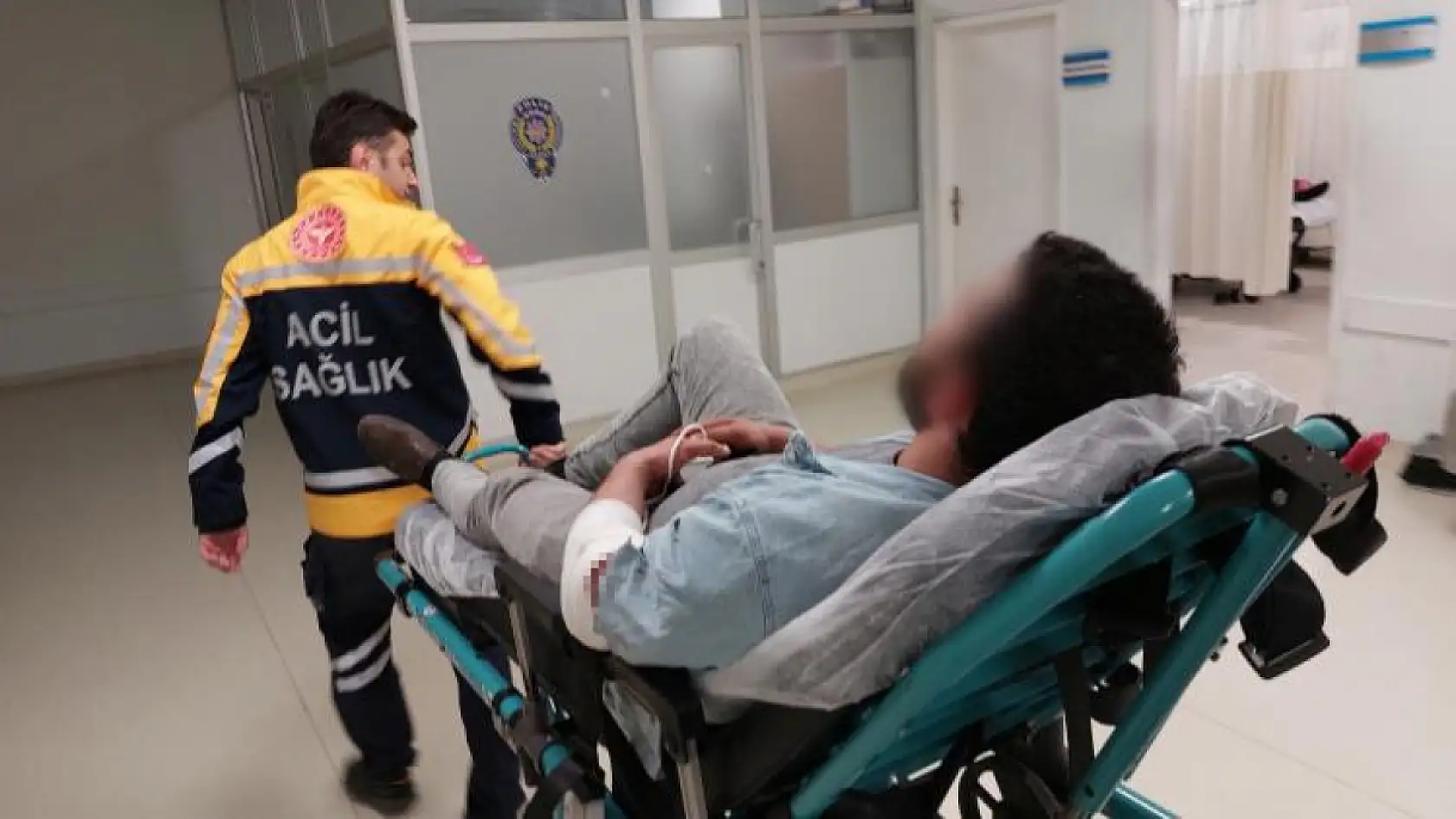 Eşiyle çıkan tartışmada kendini bıçakladı