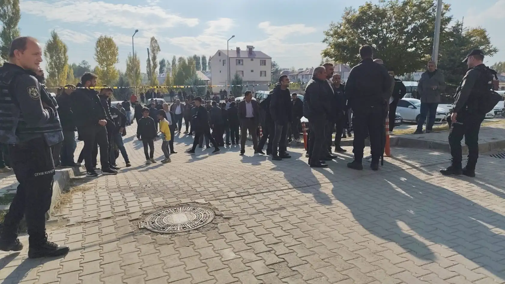 Hastanede silahlı kavga: 1 ölü, 4 yaralı