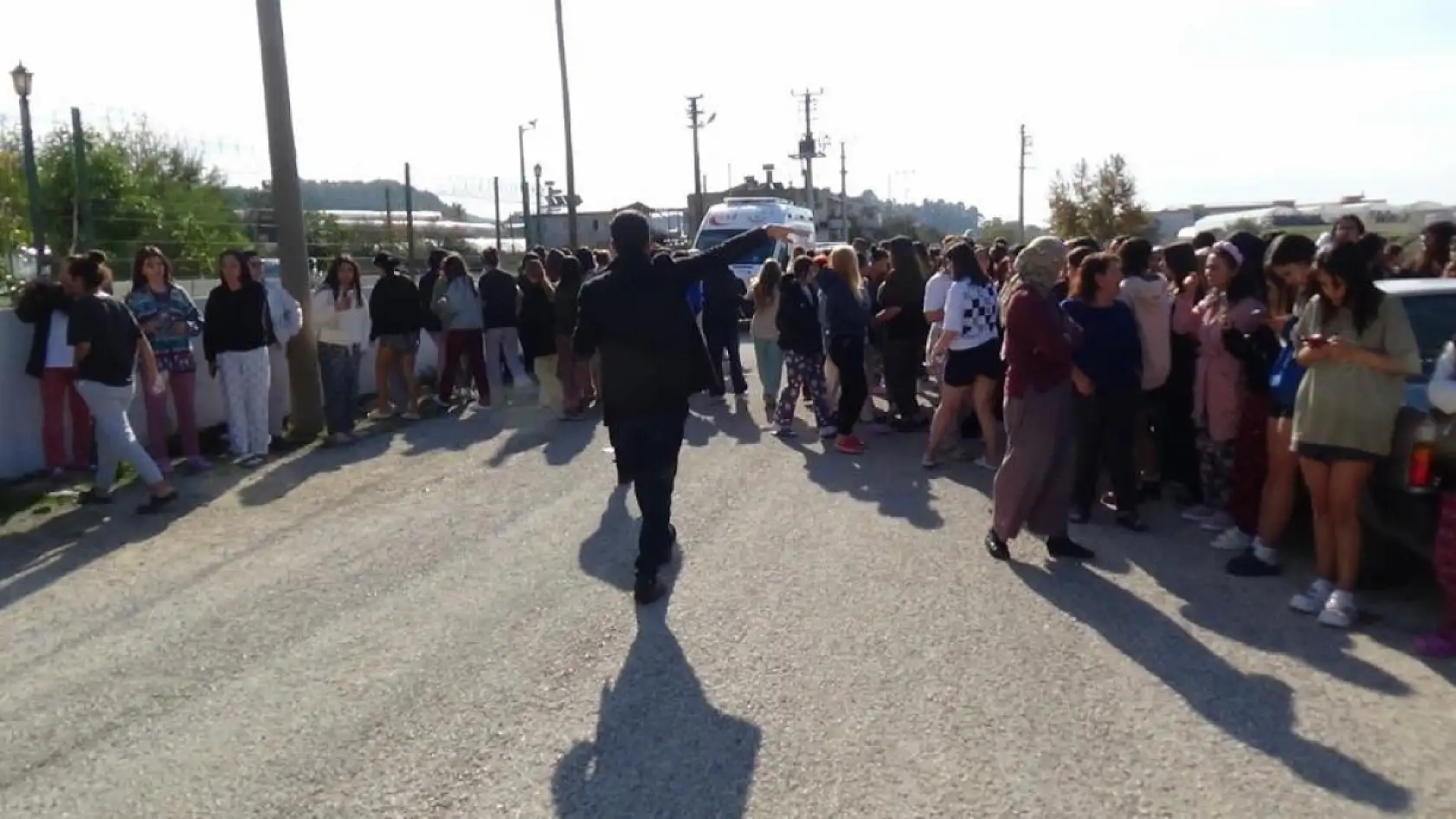 Kız öğrenci yurdunda korkutan yangın