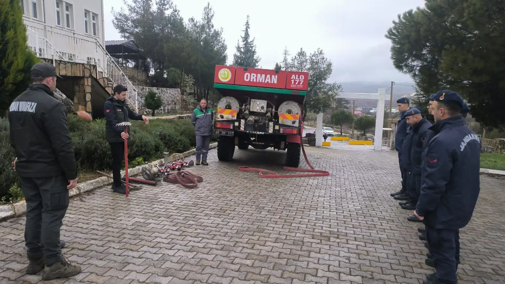 Yerkesik'te Jandarma personeline yangın önleme ve söndürme eğitimi verildi