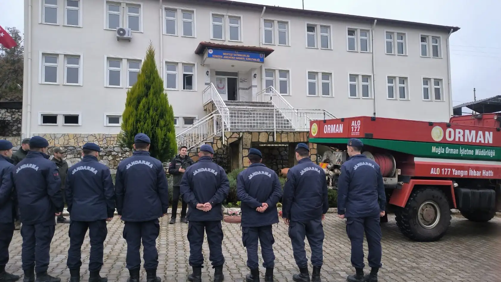 Yerkesik'te Jandarma personeline yangın önleme ve söndürme eğitimi verildi