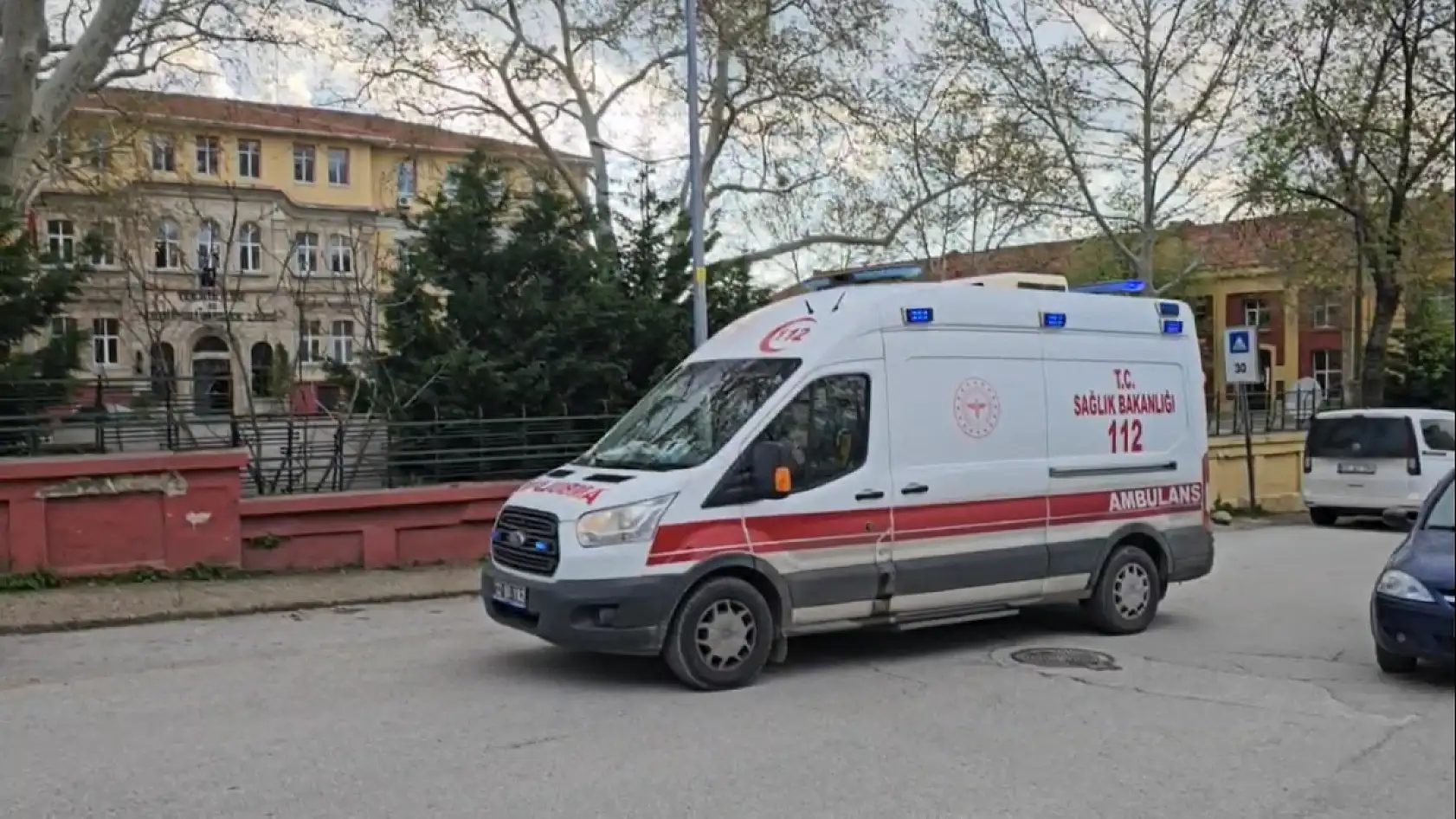 14 yaşındaki kız çocuğu okul bahçesinde ölü bulundu