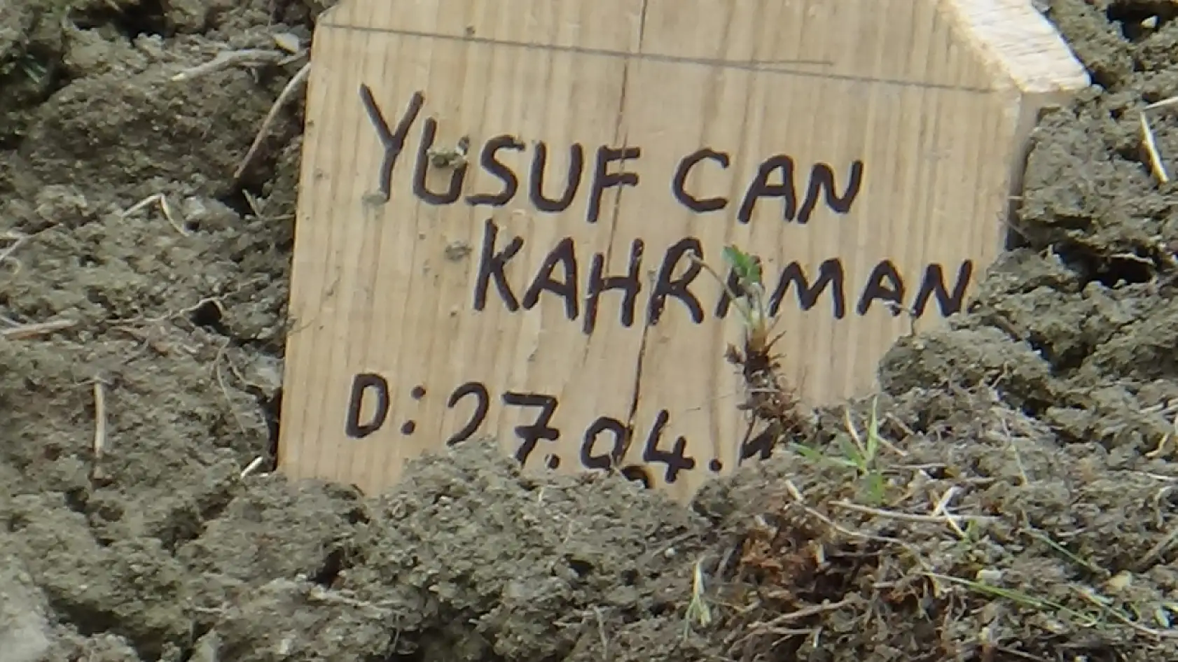 26 yıldır gözü gibi baktığı engelli oğlunu kaybeden anne, 'Yılın Annesi' seçildi