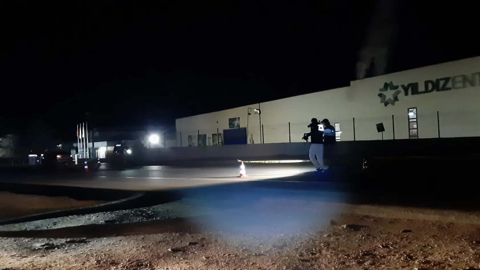 Otomobilin çarptığı tır sürücüsü hayatını kaybetti