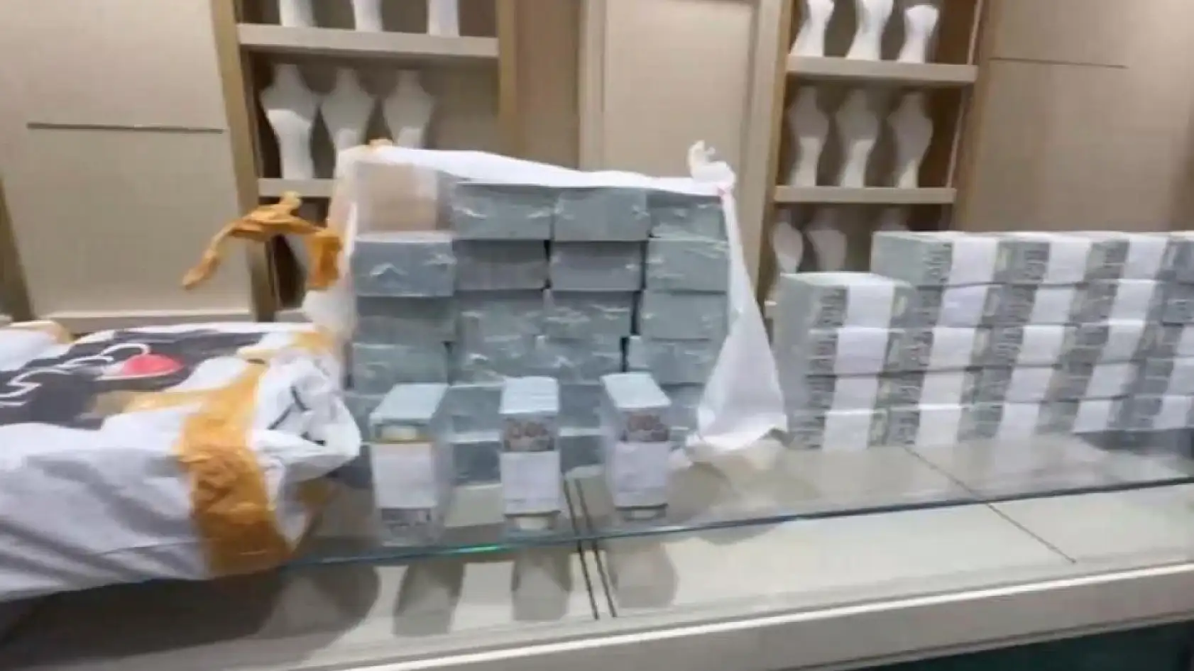 Muğla ve diğer illerde suç gelirleri operasyonu: Lüks araçlar ve taşınmazlara el konuldu