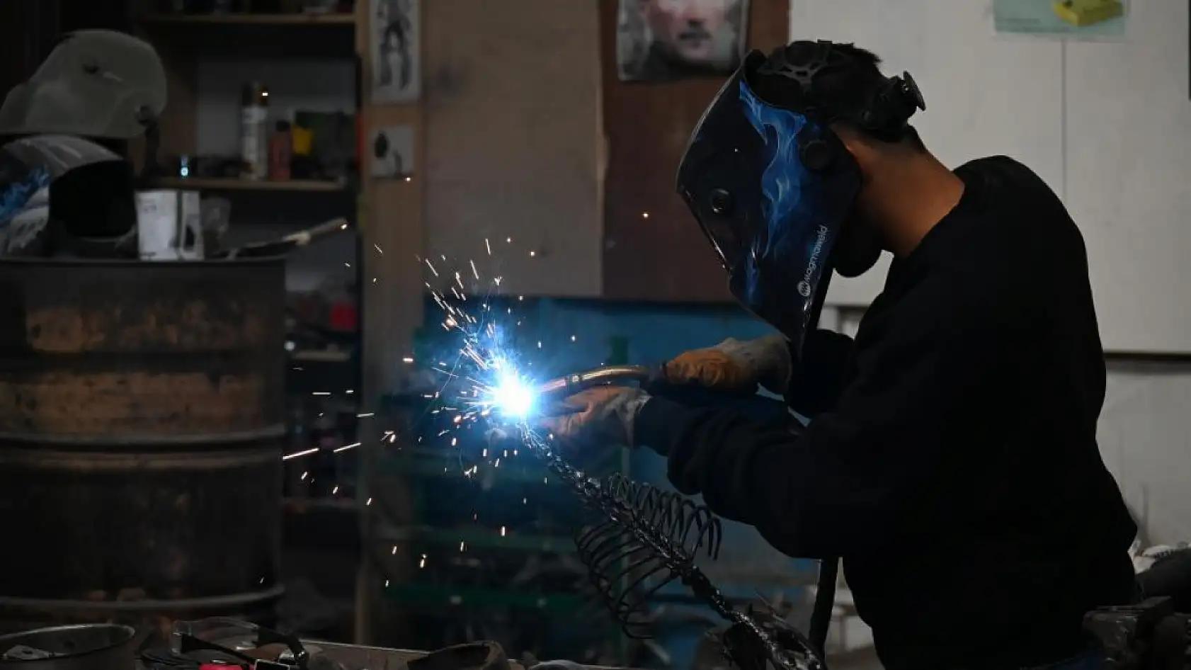 Denizden gelen aile mirasını sanayide sanata dönüştürdü