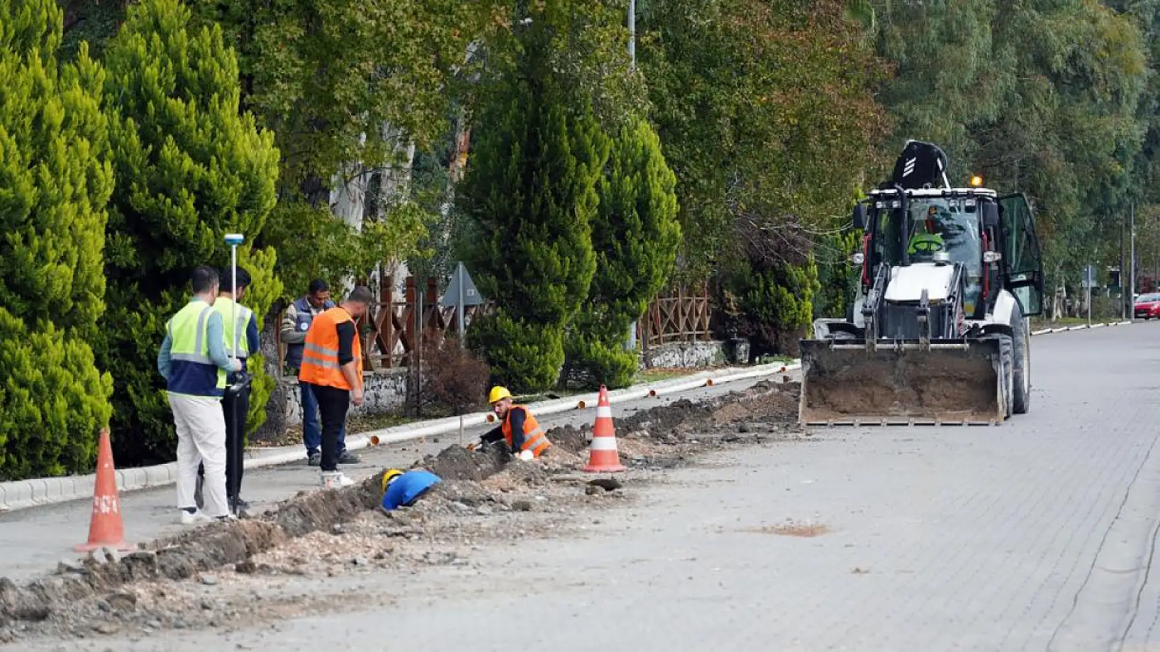 MUSKİ Köyceğiz merkezindeki içme suyu hatlarını yeniliyor