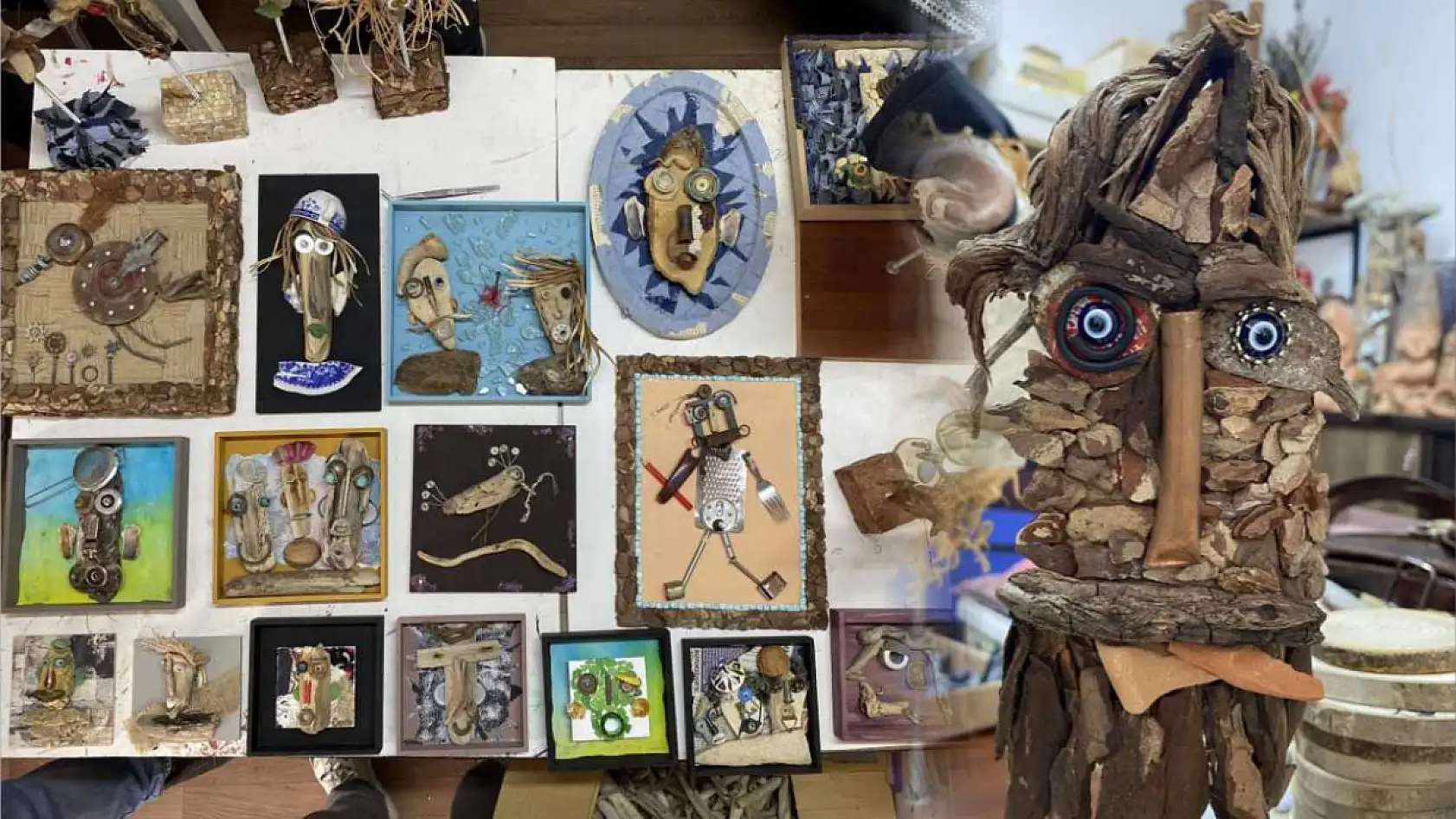 Denizden çıkan odunlar sanata dönüşüyor