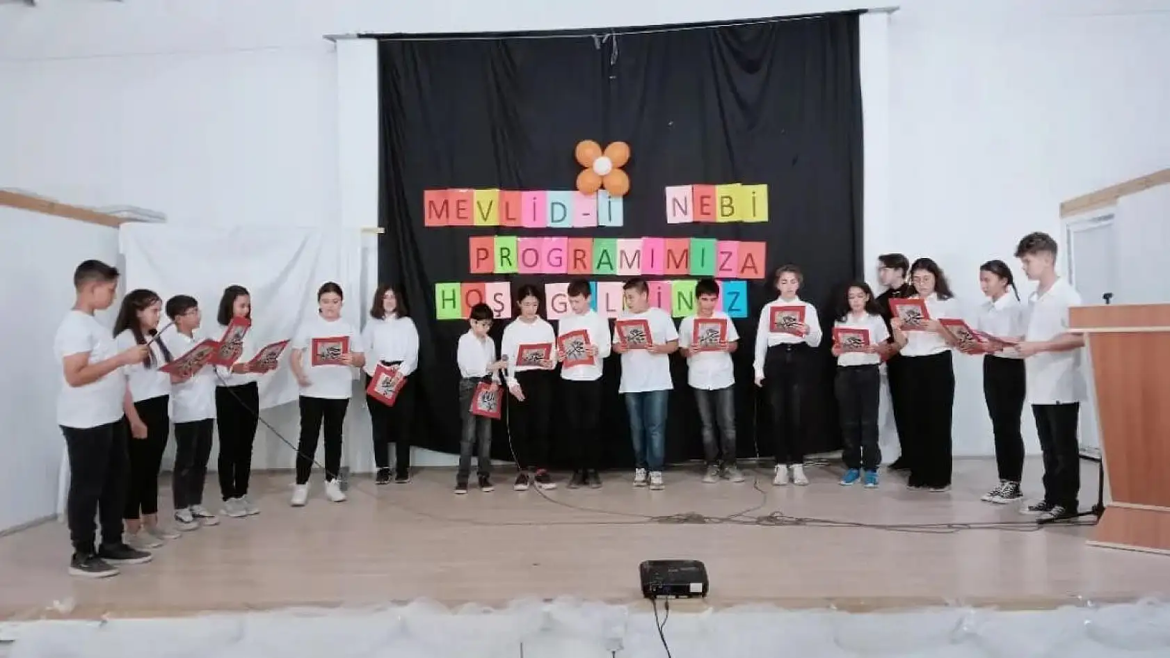 Bayır Ortaokulunda Mevlid-İ Nebi Programı Düzenlendi