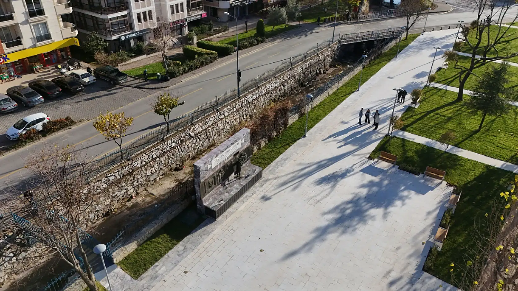 Sağlık Emekçileri Anıtı Bölgesi Yenilenen Yüzü ile Vatandaştan Tam Not Aldı 