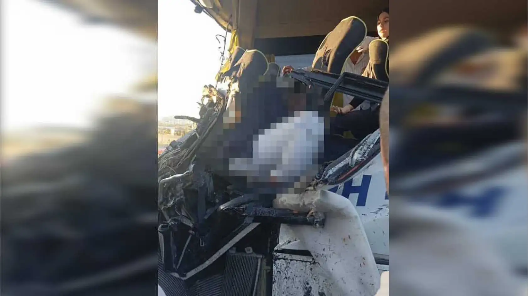 İstanbul'da TEM Otoyolu'nda Feci Kaza: 1 Ölü, 16 Yaralı