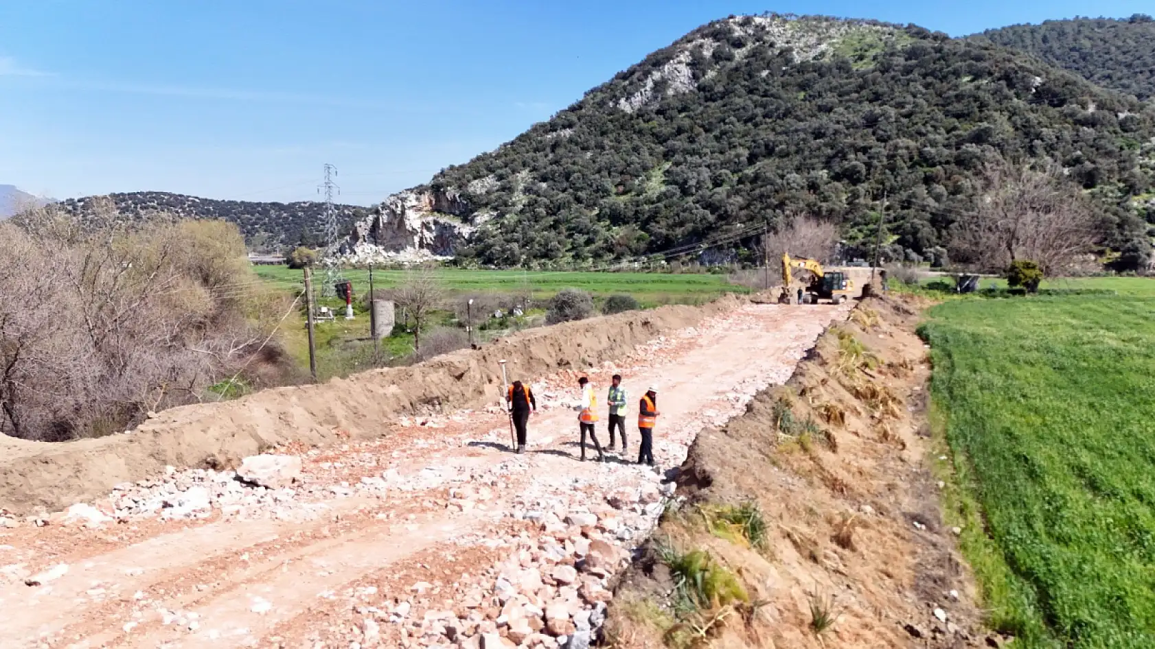 Muğla Büyükşehir'den Milas Kırsalına 80 milyonluk yol yatırımı