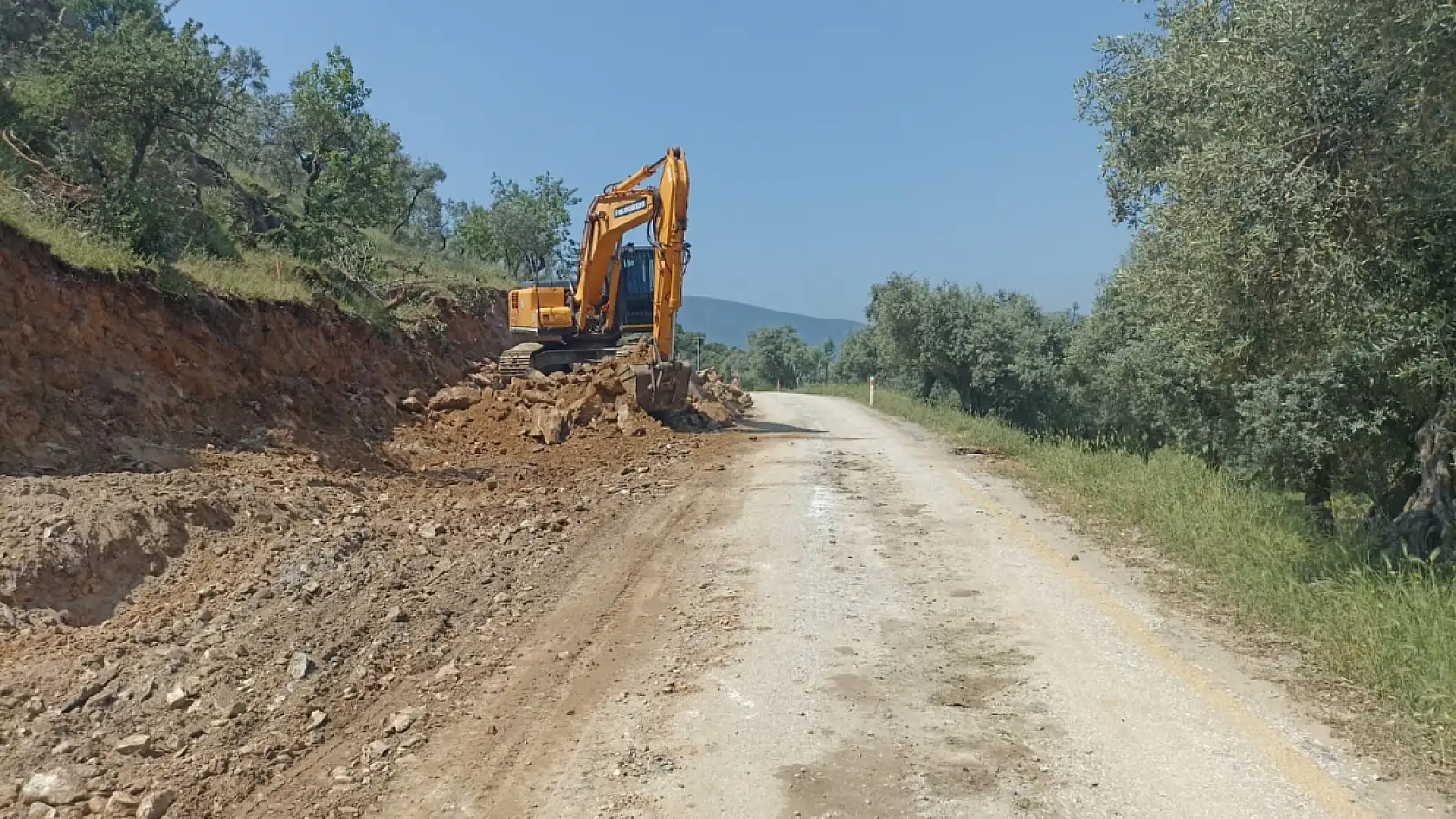 Büyükşehir'den Milas'ın kırsal mahallesine ulaşım yatırımı