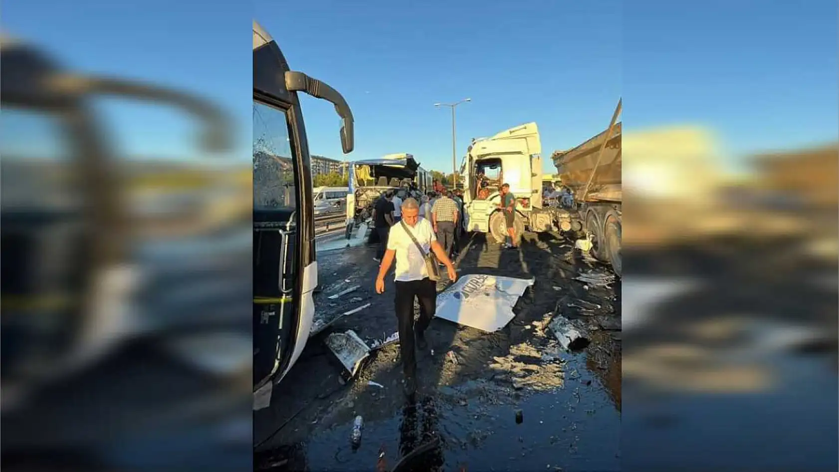 İstanbul'da TEM Otoyolu'nda Feci Kaza: 1 Ölü, 16 Yaralı