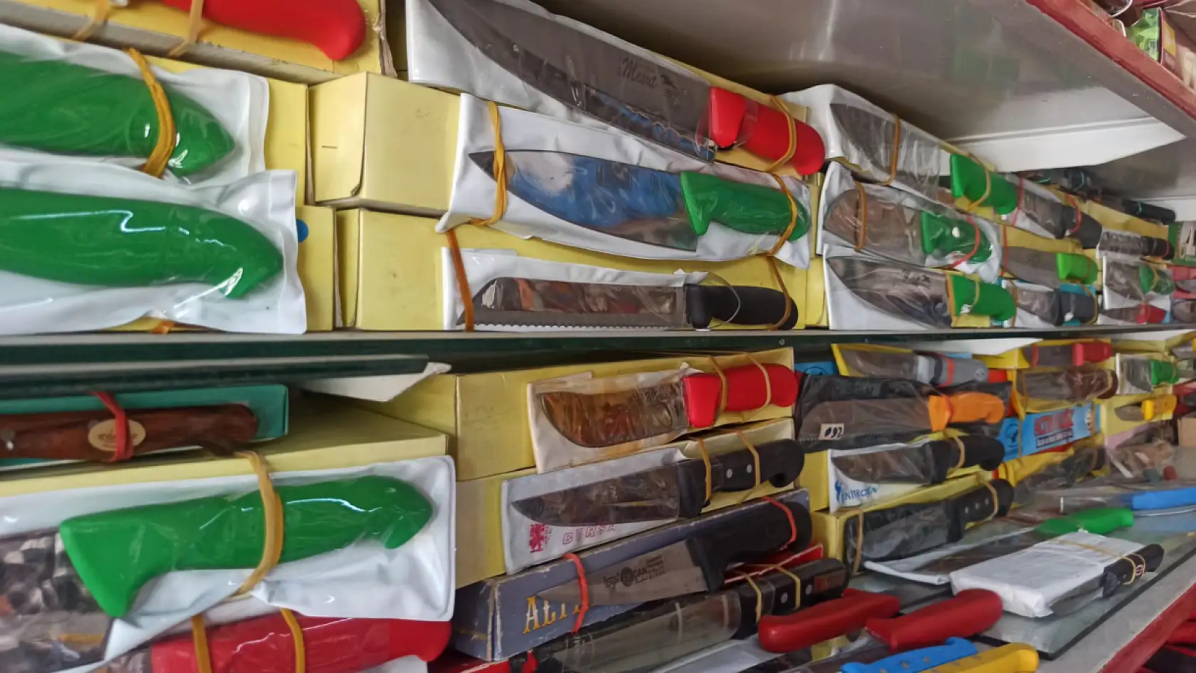 Fethiye'de Kurban Bayramı öncesi bıçak bileme mesaisi başladı