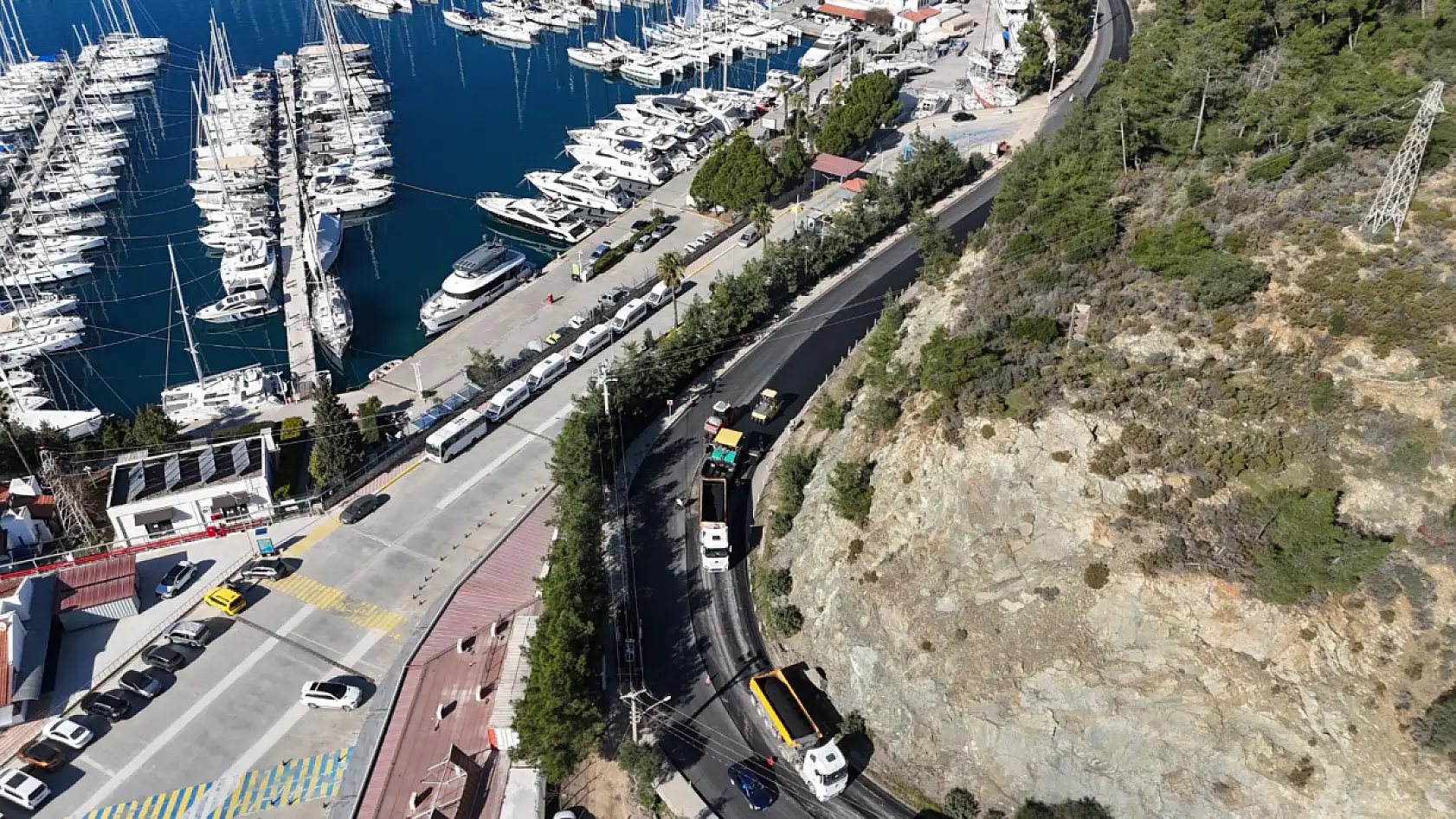 Muğla Büyükşehir, Marmaris Adaköy Yolu'nu yeniledi