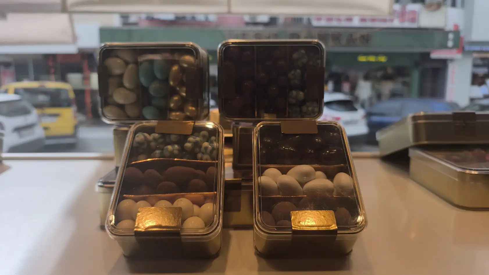 Fethiye'de bayram öncesi lokum ve çikolata satışları hareketli