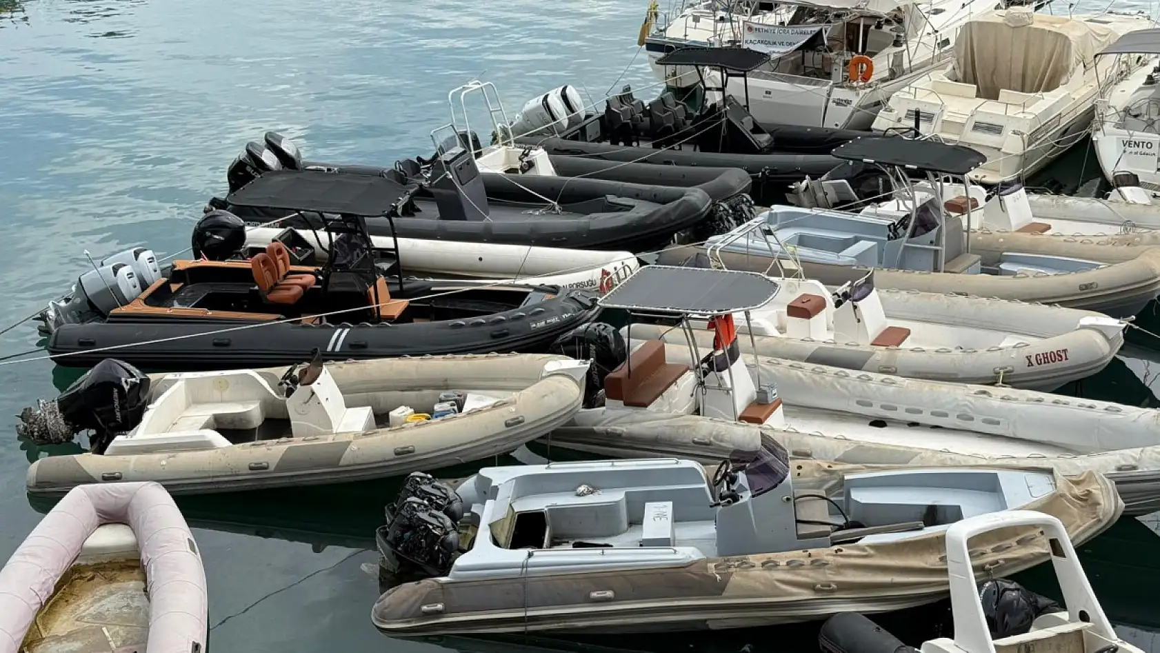 Fethiye'de insan kaçakçılığı operasyonlarında ele geçirilen botlar ihaleyle satılıyor
