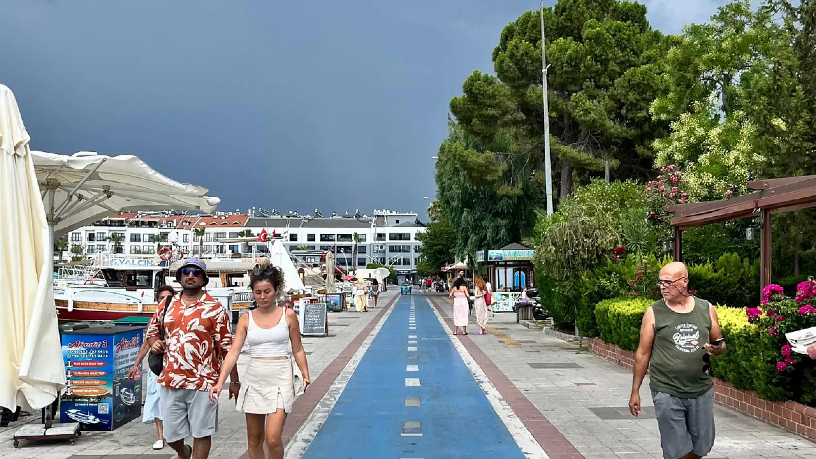 Fethiye ve Seydikemer'de Şiddetli Yağış Etkili Oldu