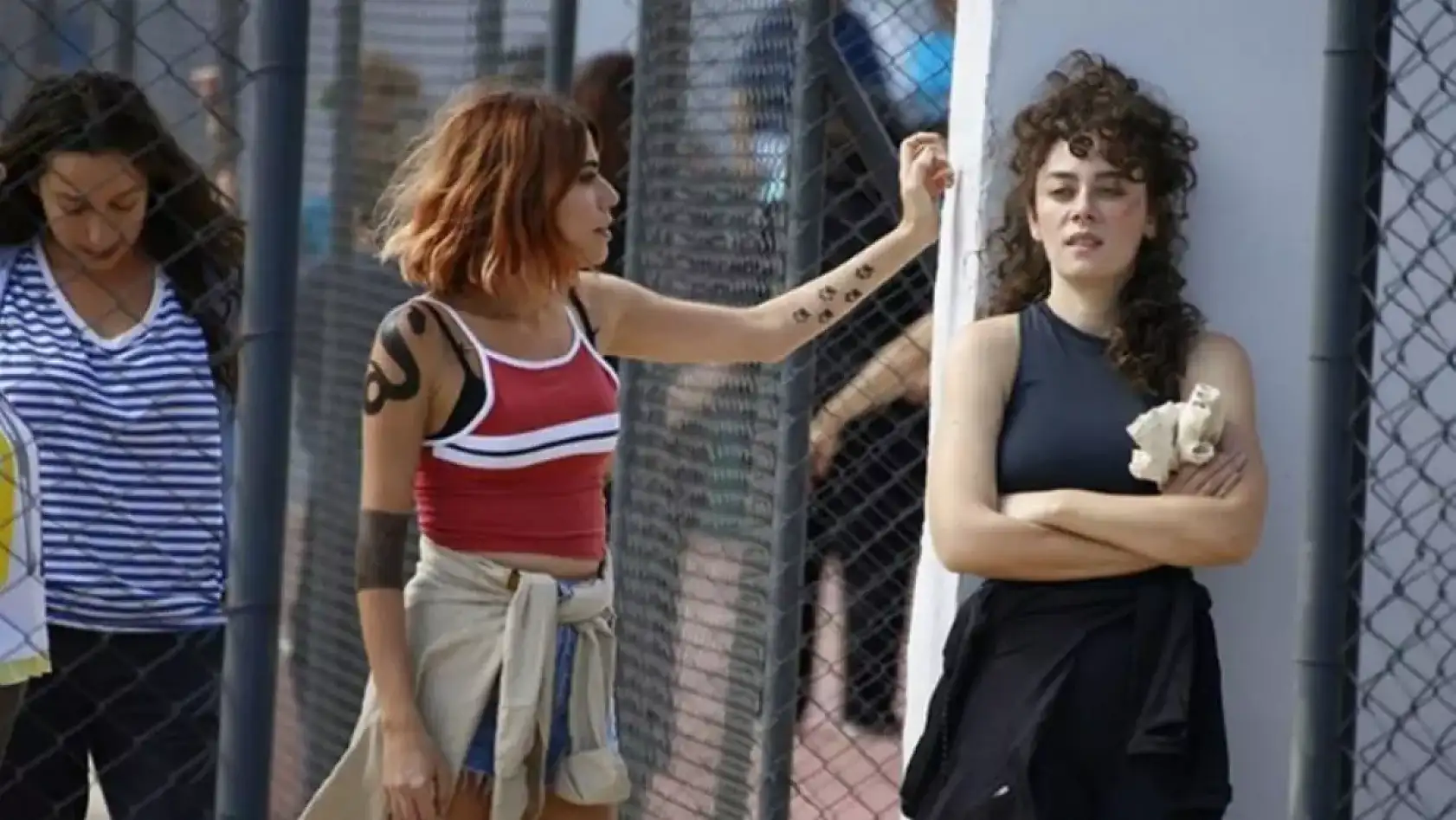 'Avlu' geri dönüyor! Demet Evgar efsane rolüne yeniden can verecek mi?