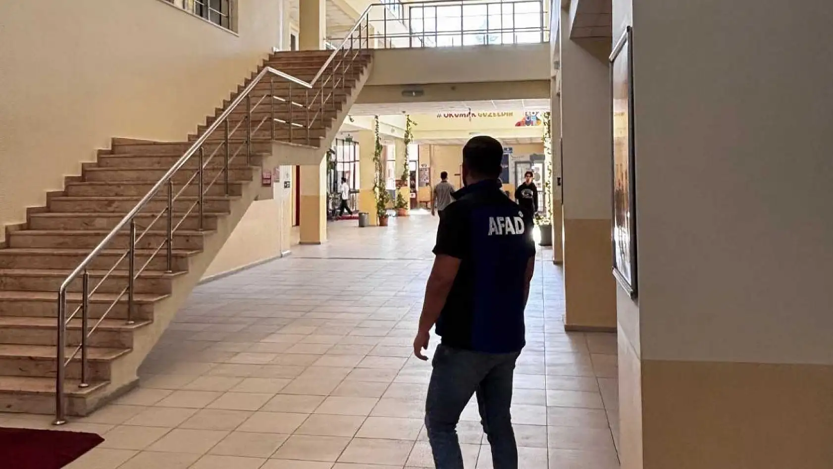 AFAD, KYK yurtlarında afet eğitimi ve deprem tatbikatı gerçekleştirildi