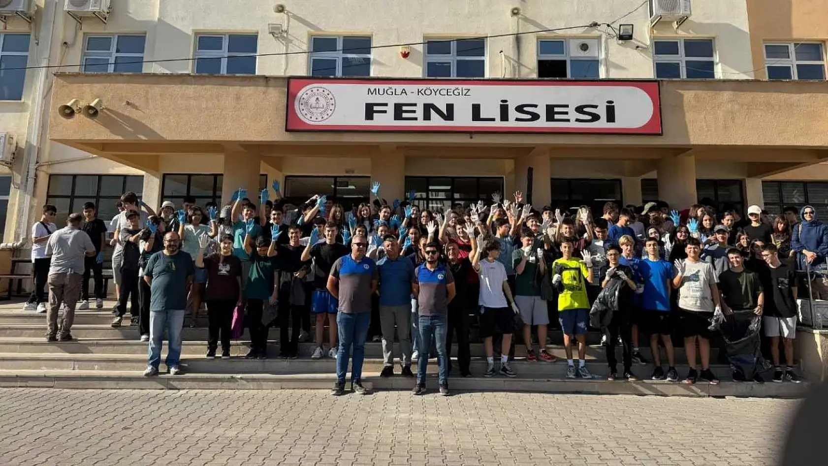 Köyceğiz Fen Lisesi'nden çevre temizliği etkinliği