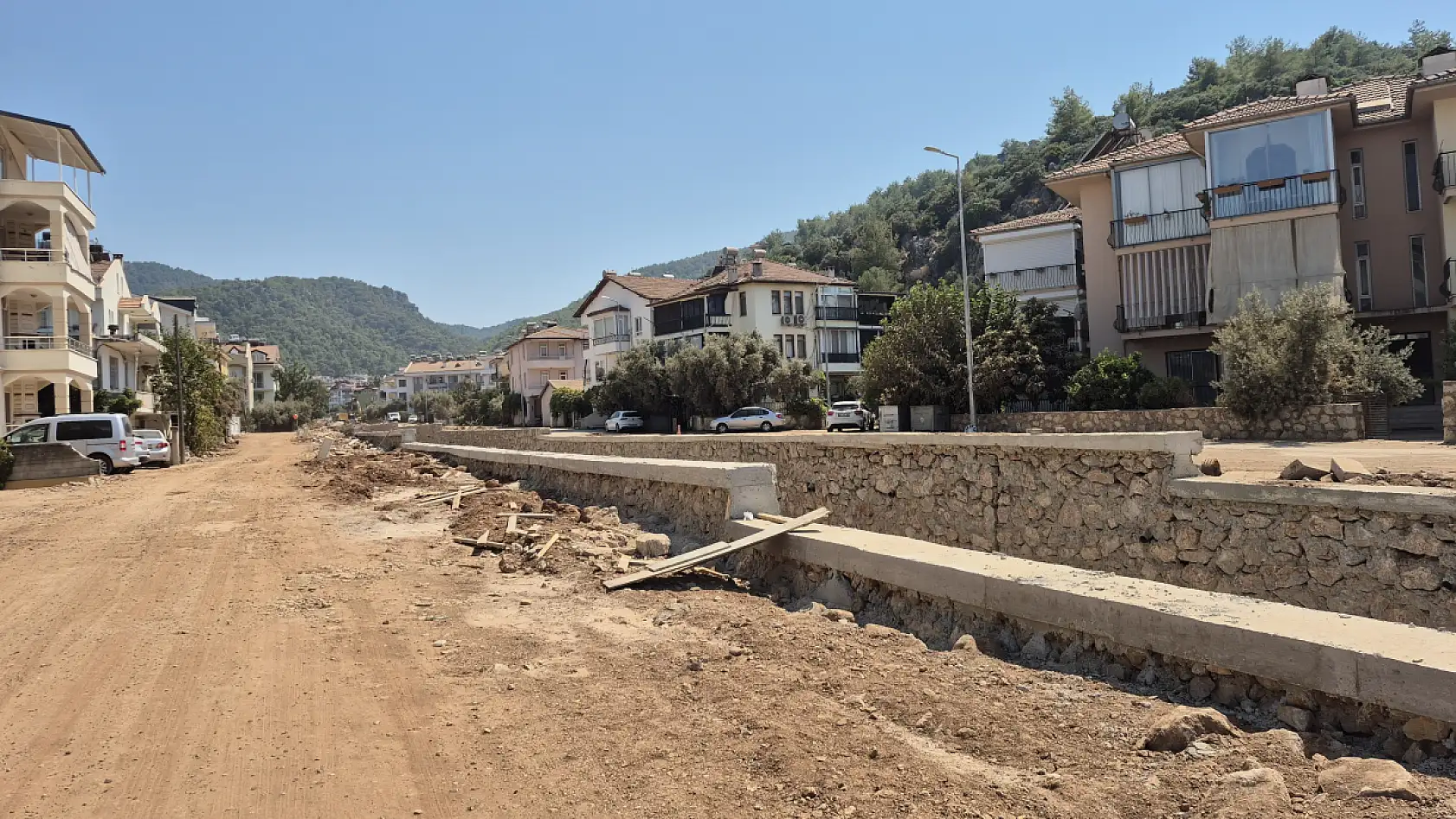 Fethiye'de Toptaş Deresi'nde ıslah çalışmaları tamamlanmak üzere