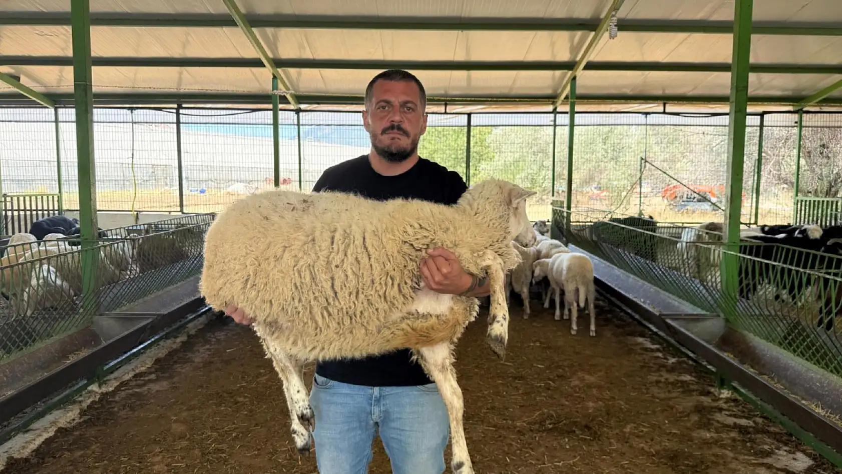 Fethiye'de Kebapçı Mustafa Yılmaz'dan Kuzu Şiş Fiyatlarına Açıklama