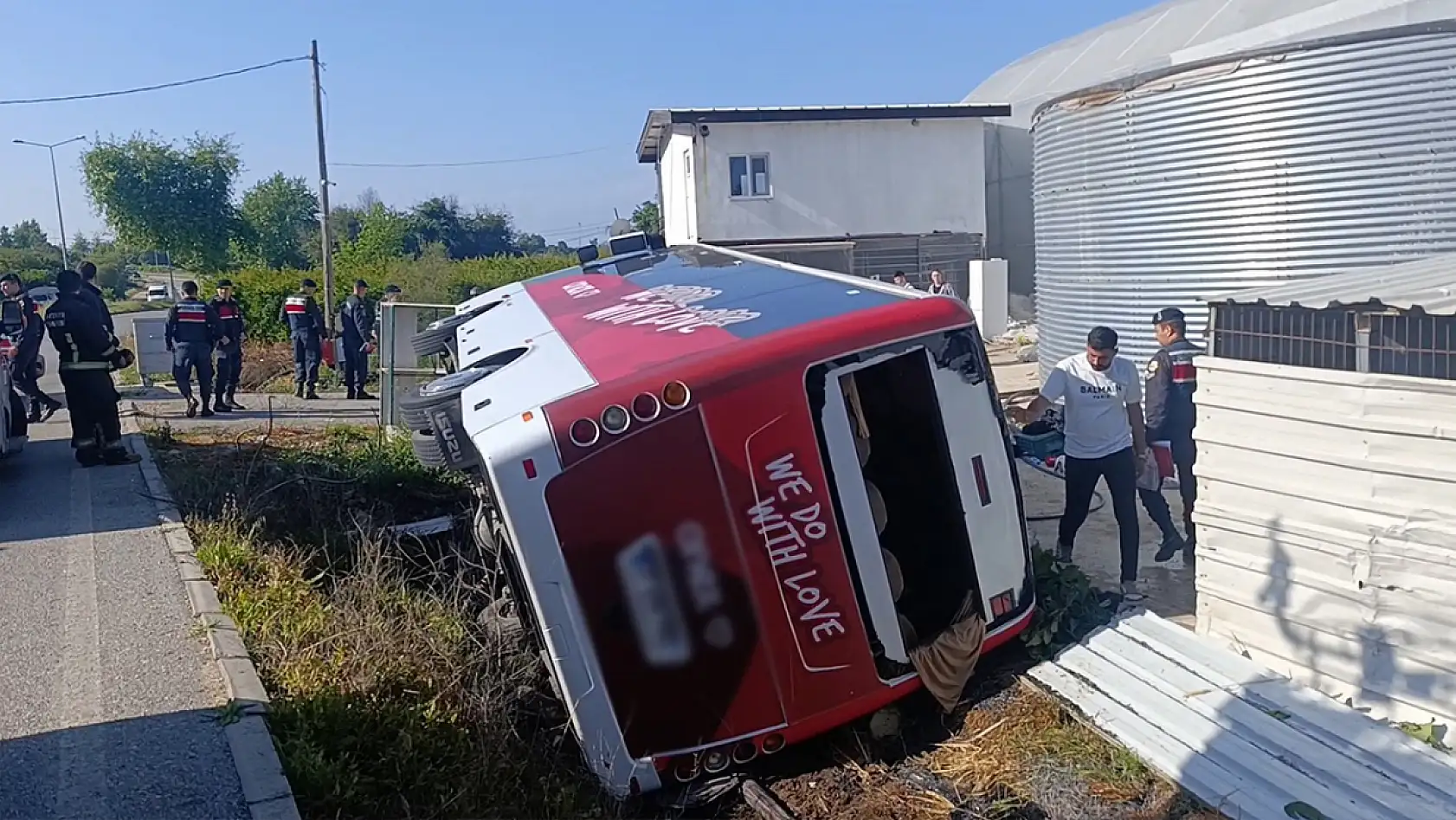 Tur midibüsü devrildi, Rus uyruklu 18 turist yaralandı