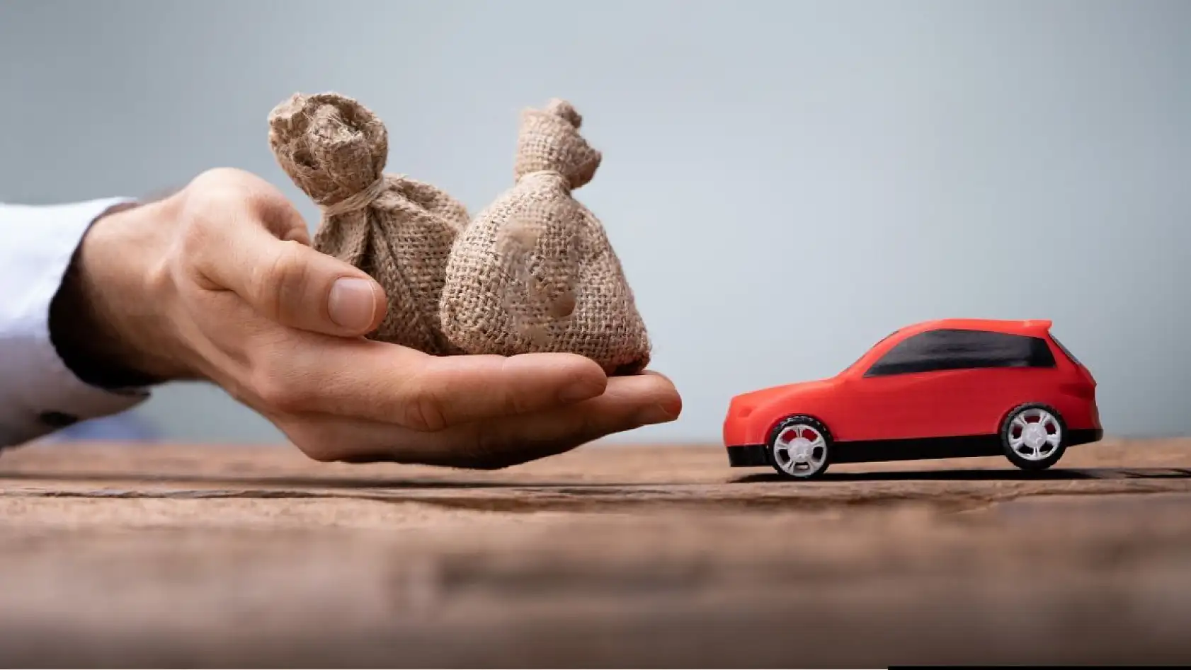 Taşıt Kredisi El Yakıyor: 250 Bin TL'lik Araç Kredisinde Geri Ödeme 600 Bini Aşıyor