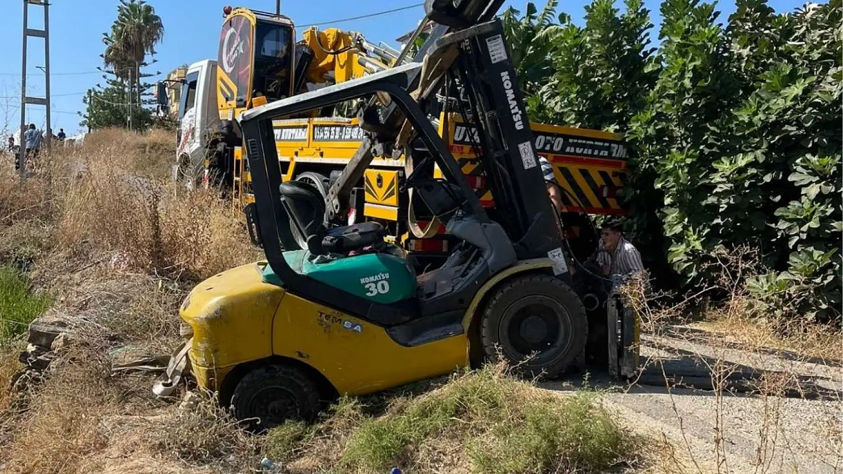 Devrilen forkliftin altında kalan sürücü hayatını kaybetti