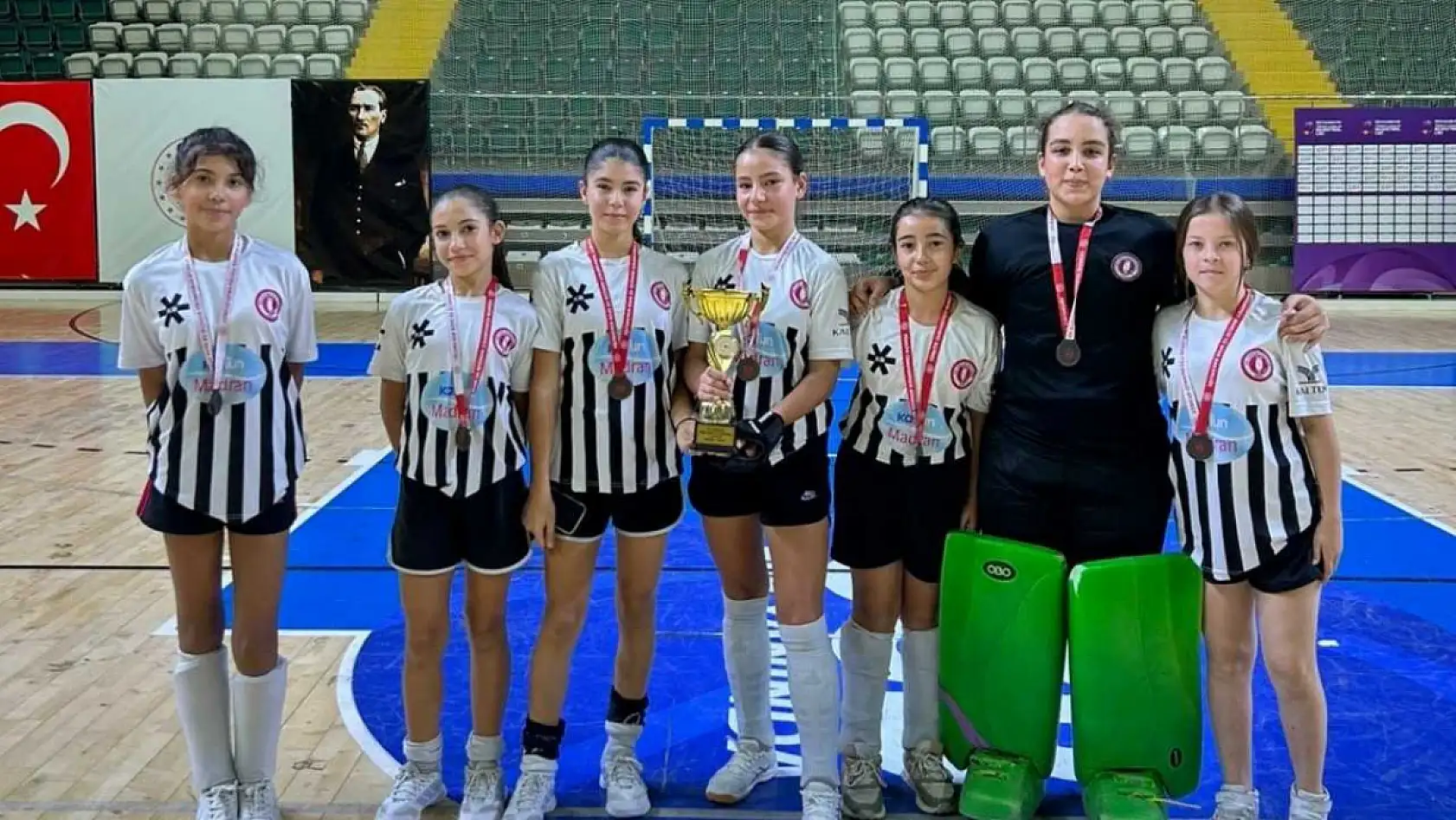 Muğla Hokey Ligi şampiyonu Bodrum Gündoğanspor