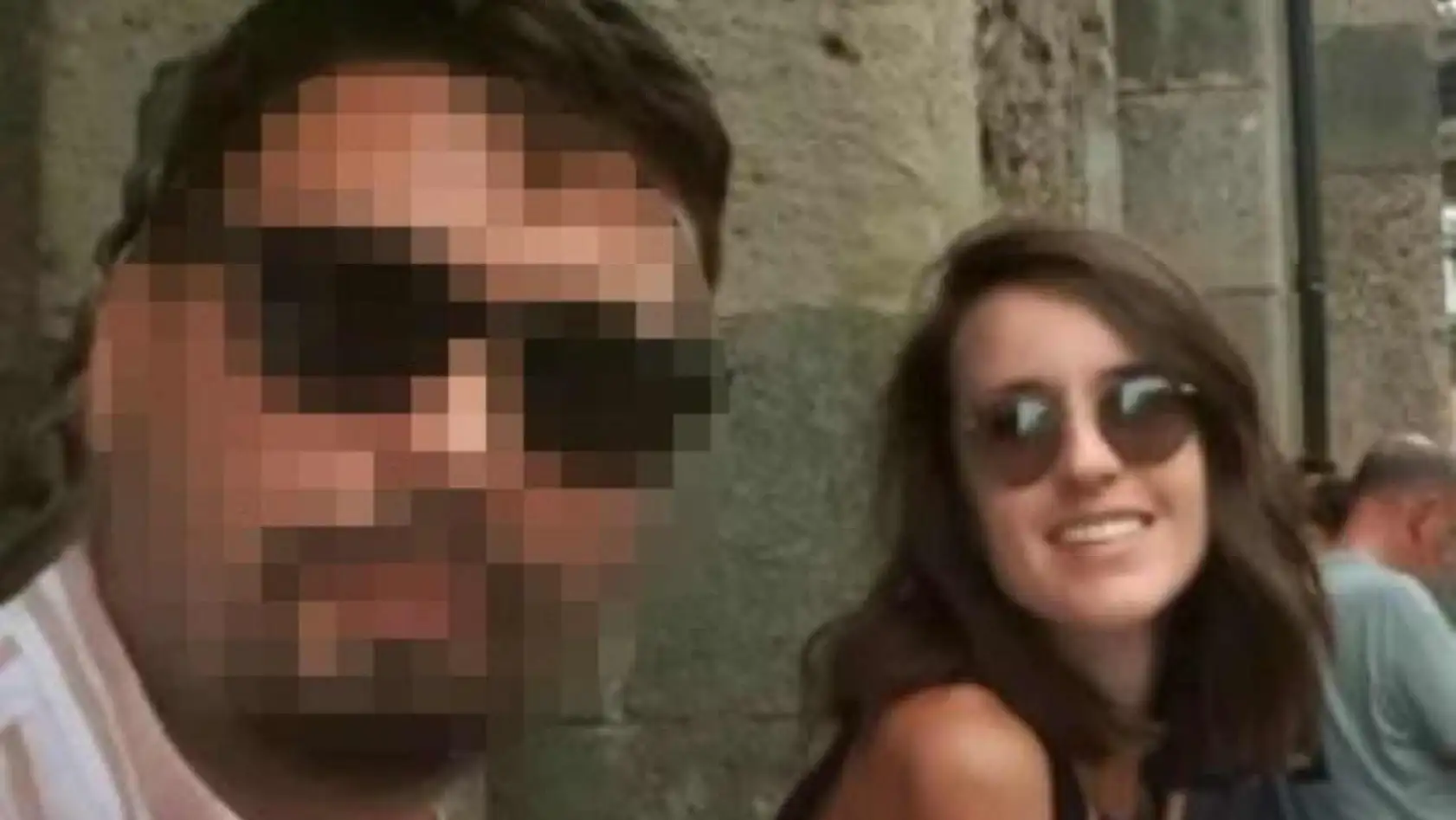 Kocasının ateşlediği silahla hayatını kaybetti