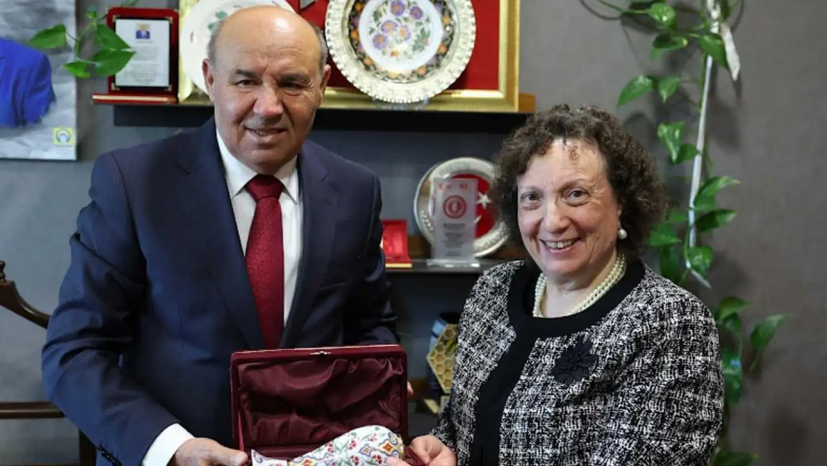 Muğla Milletvekili Otgöz, Malta Büyükelçisini TBMM'de misafir etti