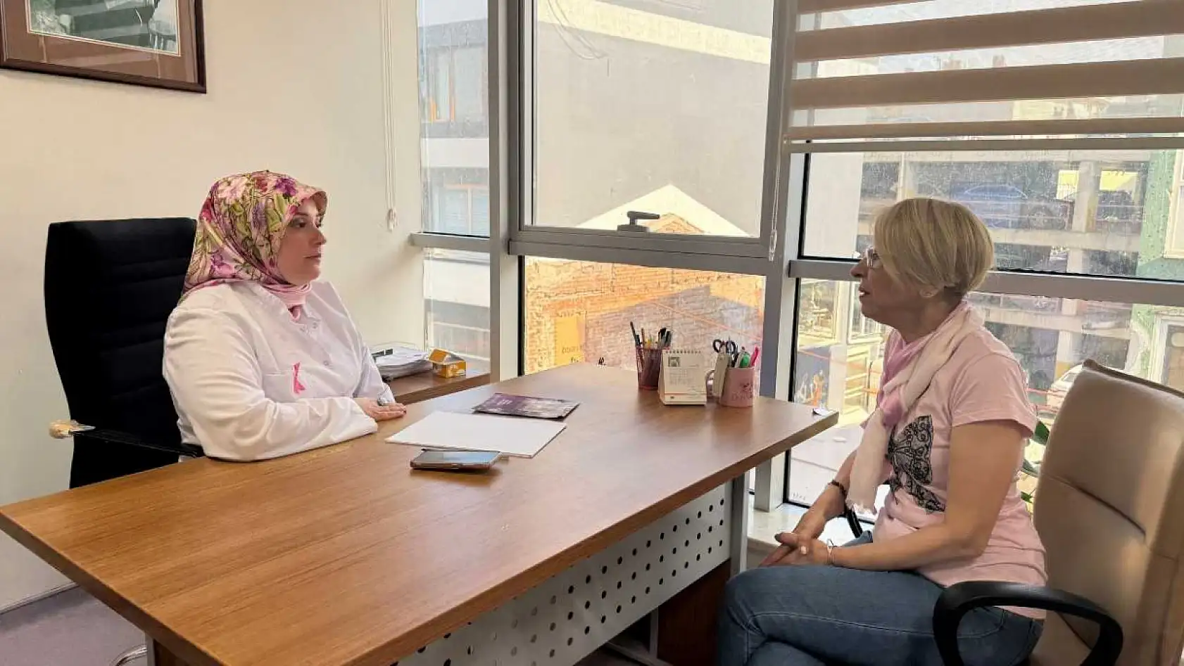 Asansörde okuduğu pano sonrası tarama yaptırdı: Meme kanseri 2'nci evrede tedavi edildi