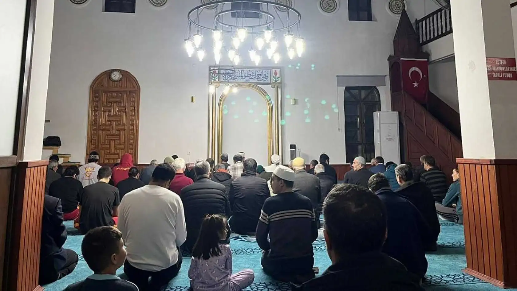 Köyceğizliler Regaib Kandili'nde camileri doldurdu