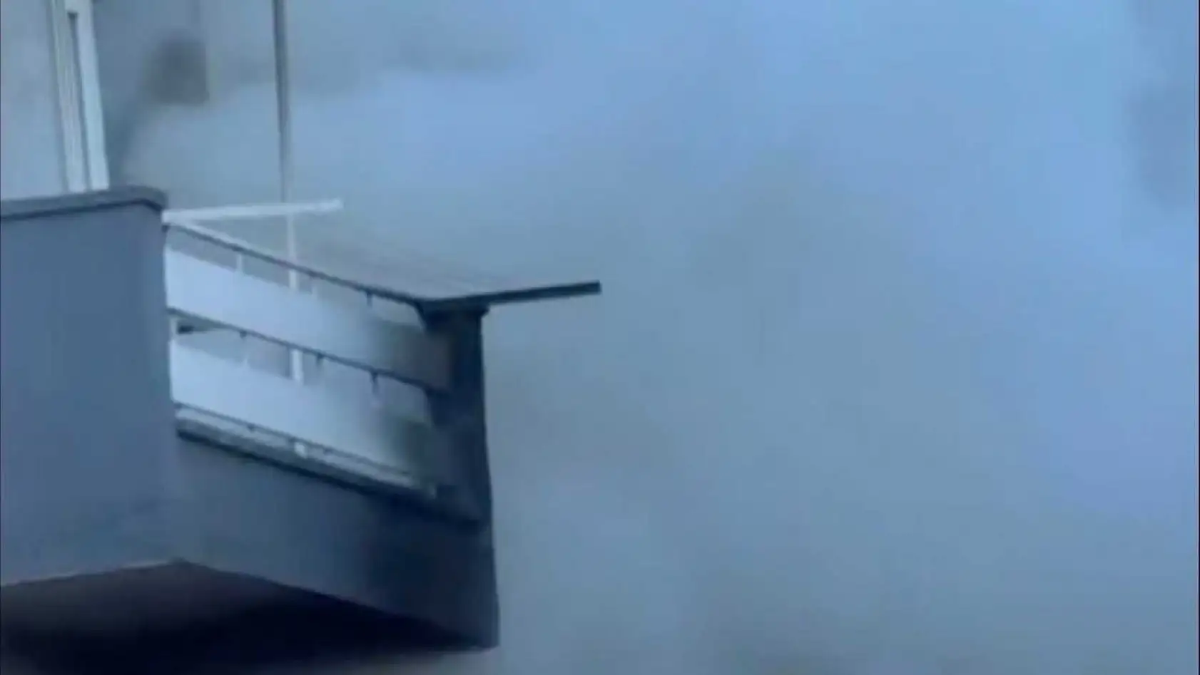 Yangın faciası...Yatalak adam alev kapanında kaldı