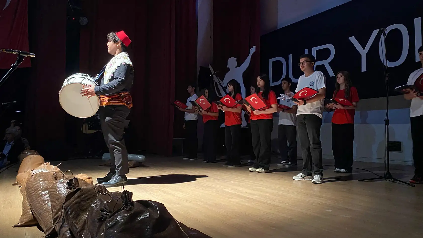 Fethiyeli öğrencilerden unutulmaz gösteri